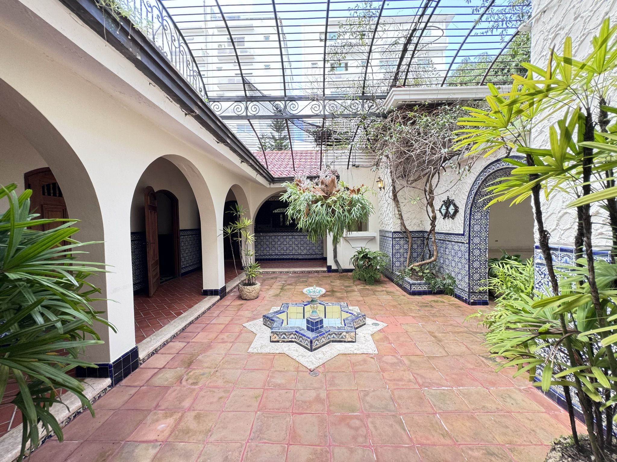 casas - Casa En Gazcue ideal para uso Comercial o Oficina 0