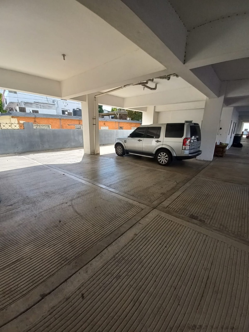 oficinas y locales comerciales - VENDO /RENTO 2