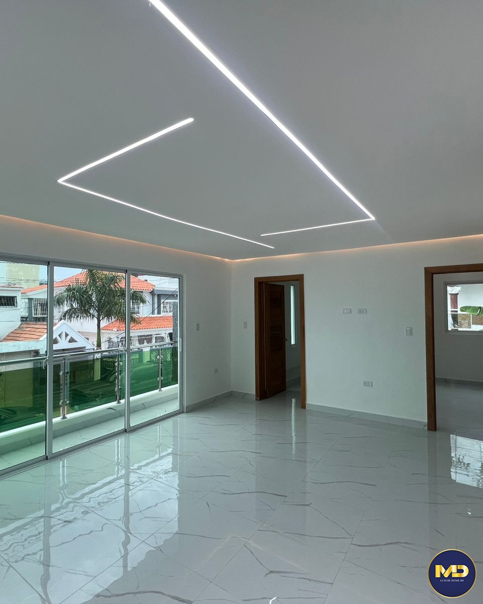 casas - Se Vende Casa de lujo con piscina ubicada en Prado Oriental, Aut. de San Isidro 6