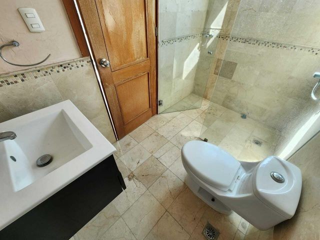 apartamentos - Apartamento en alquiler #24-1068 amplios espacios, balcón, piscina, gimnasio. 7