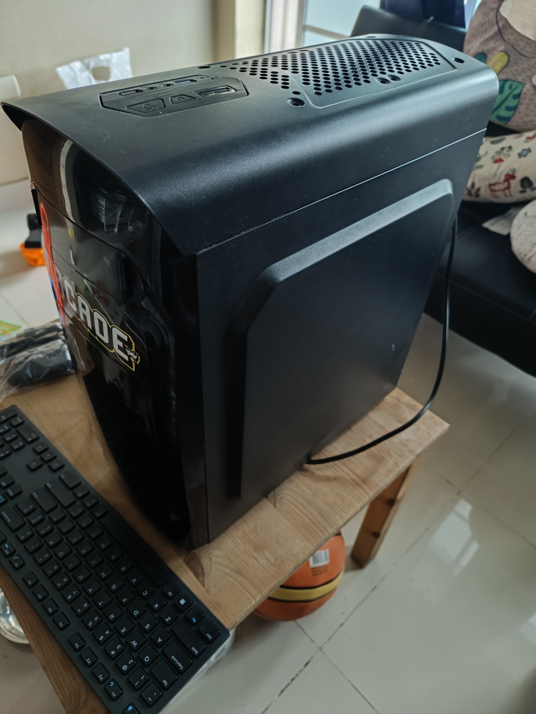 computadoras y laptops - Desktop MSI MS-7996 PC i7-7700 3.60G 16GB SSD 256 4