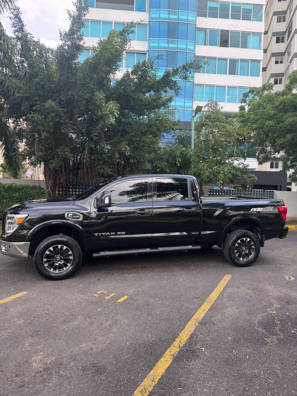camiones y vehiculos pesados - Nissan Titán 2019  1