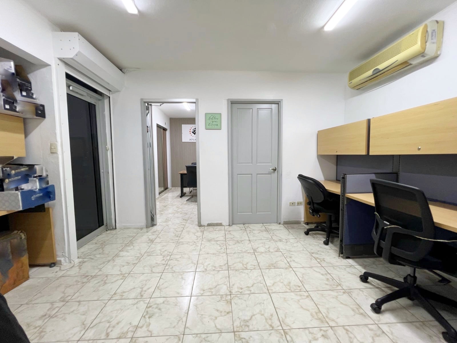oficinas y locales comerciales - Propiedad comercial en los Prados 1