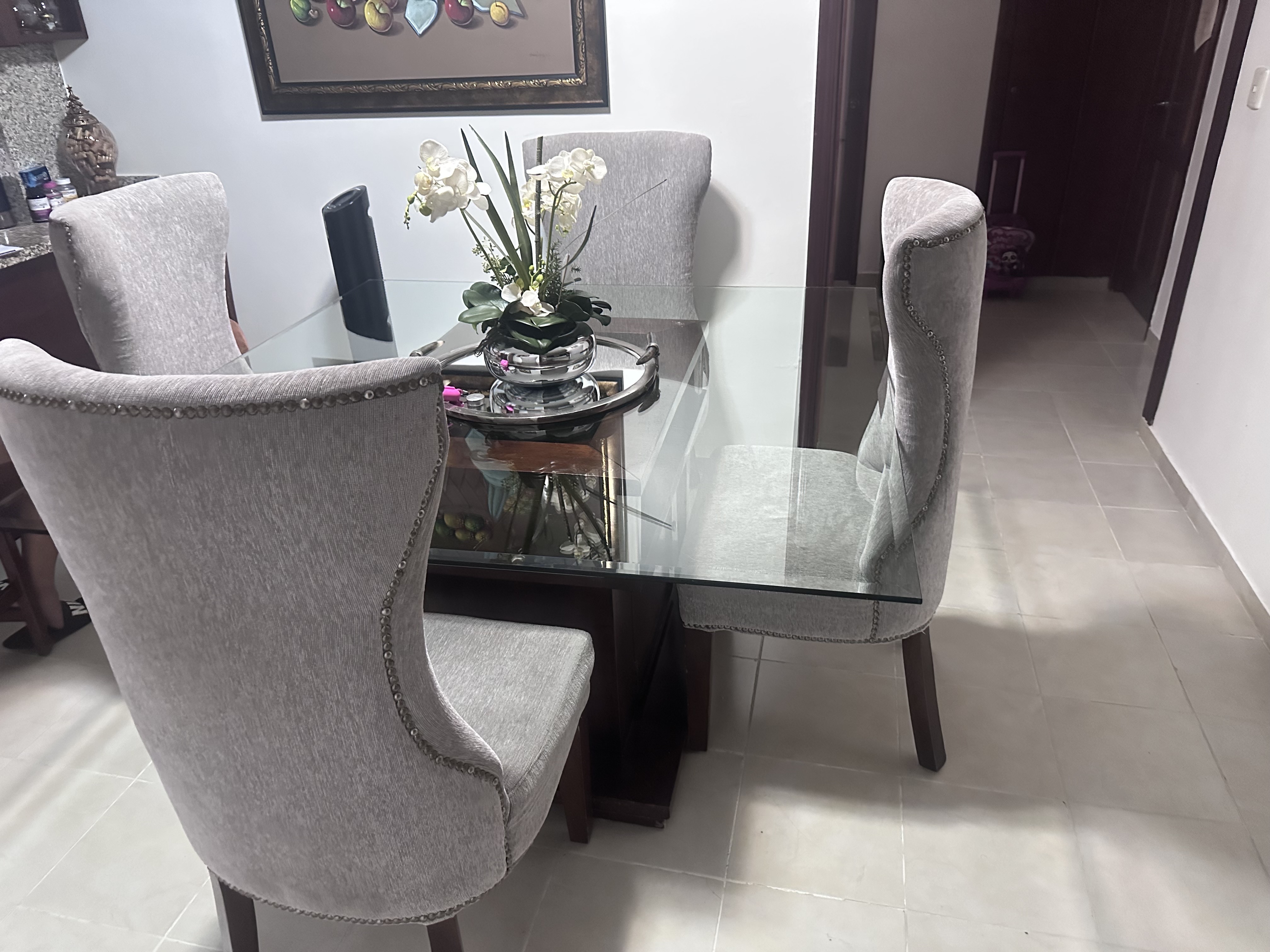 muebles y colchones - comedor de 4 Sillas grandes.  5