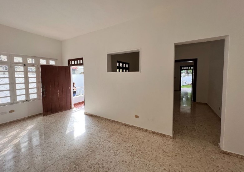 casas - Alquiler y venta de Casa en Zona Universitaria 2