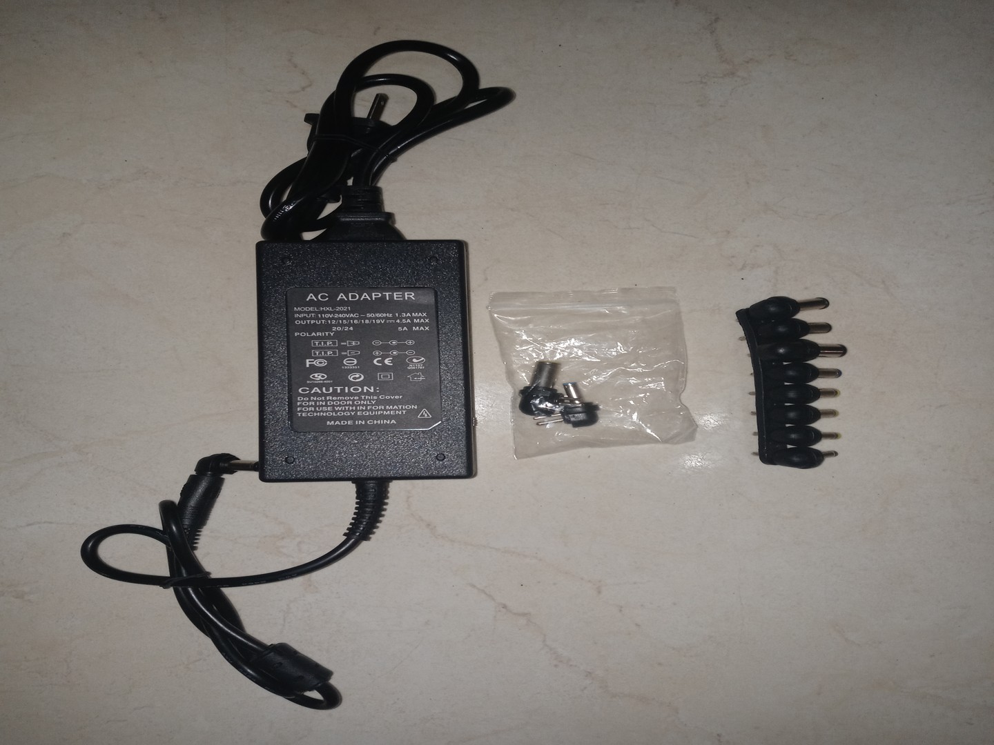 accesorios para electronica - CARGADOR UNIVERSAL LAPTOP 2