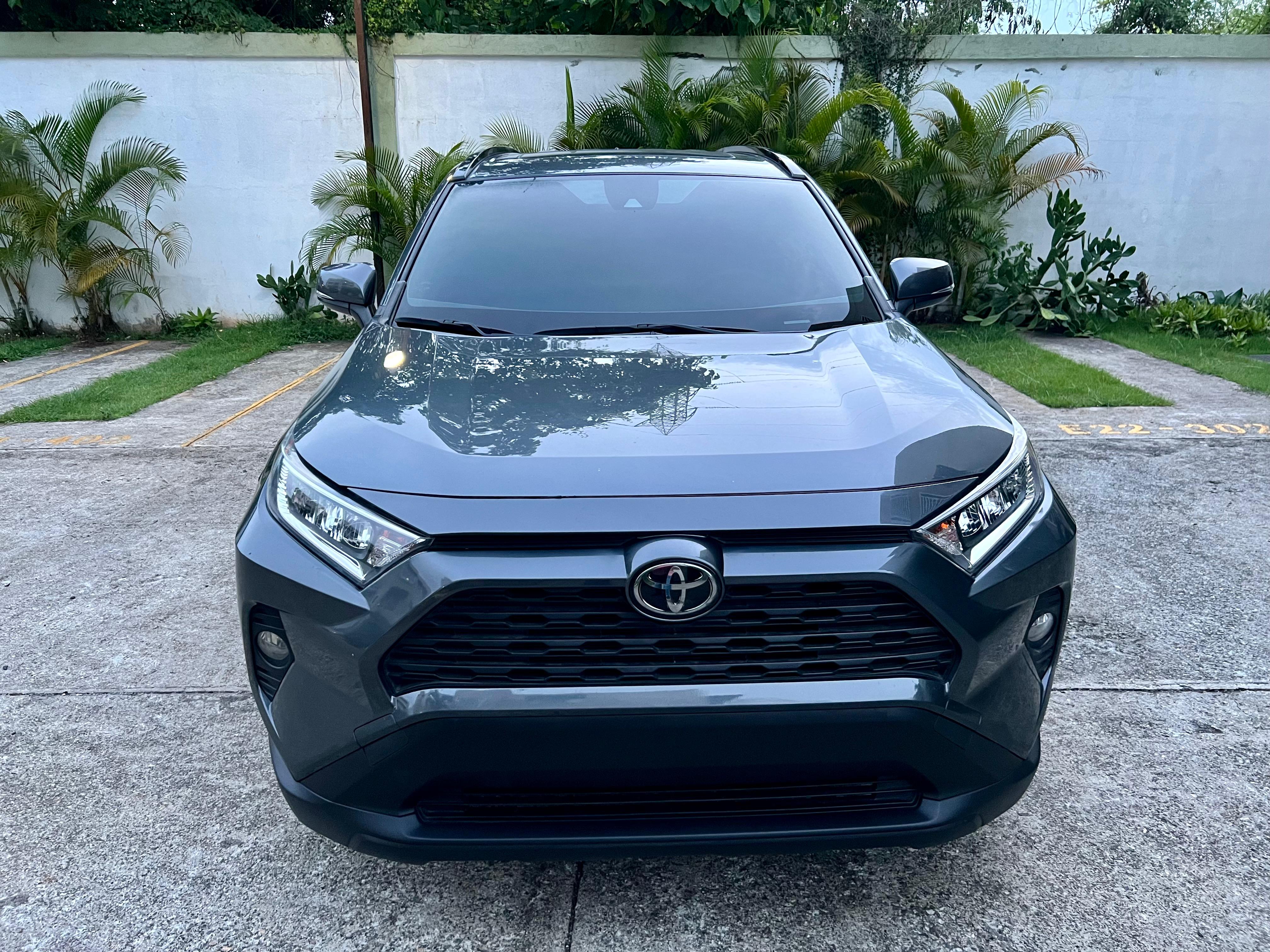 jeepetas y camionetas - RAV4 2020 XLE PREMIUM  2