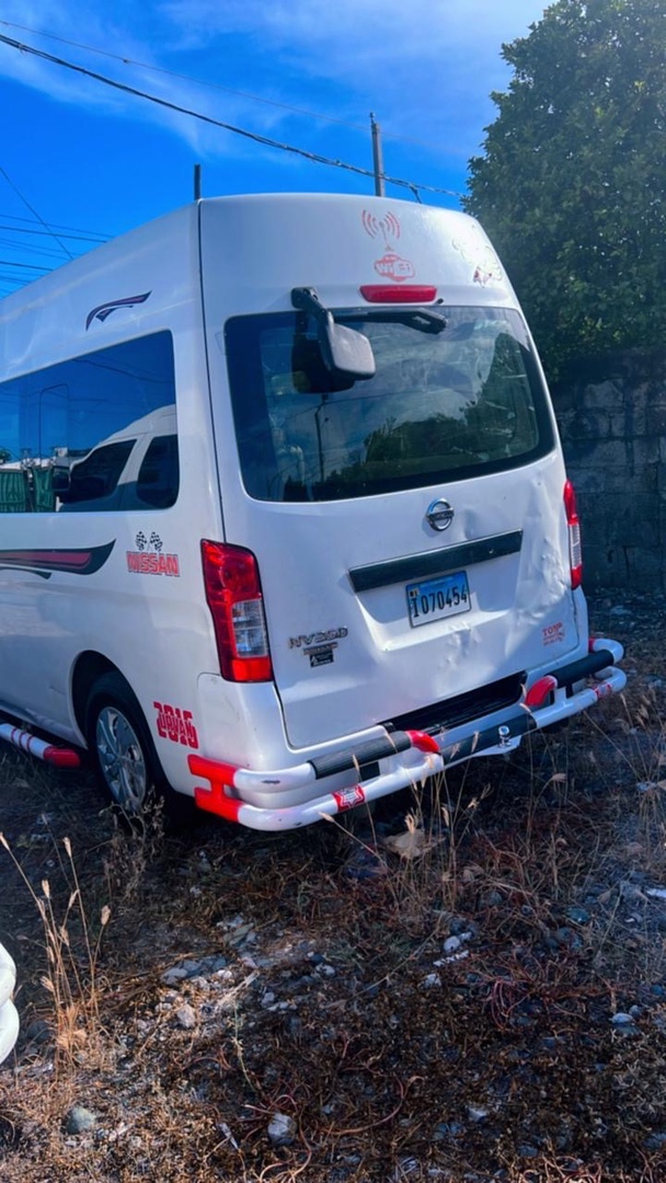 carros - Nissan urvan NV350 2016 gasoil.. 0