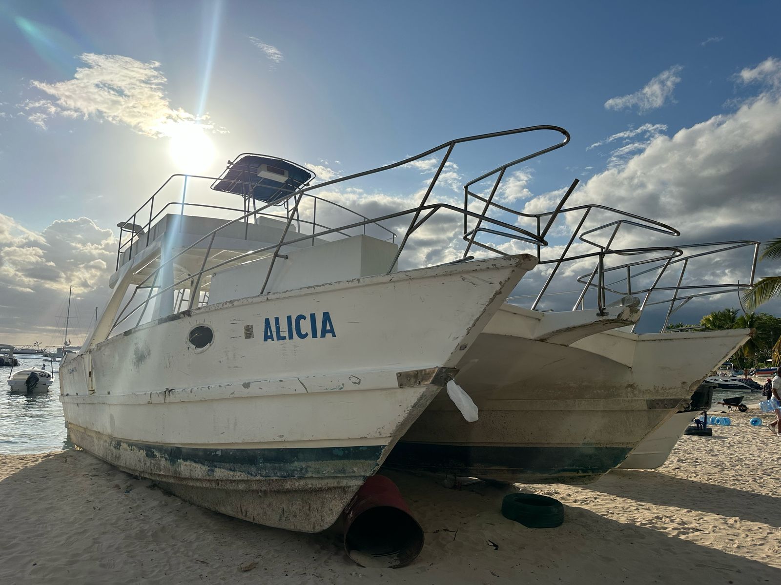 botes - Catamran para Restaurar 1