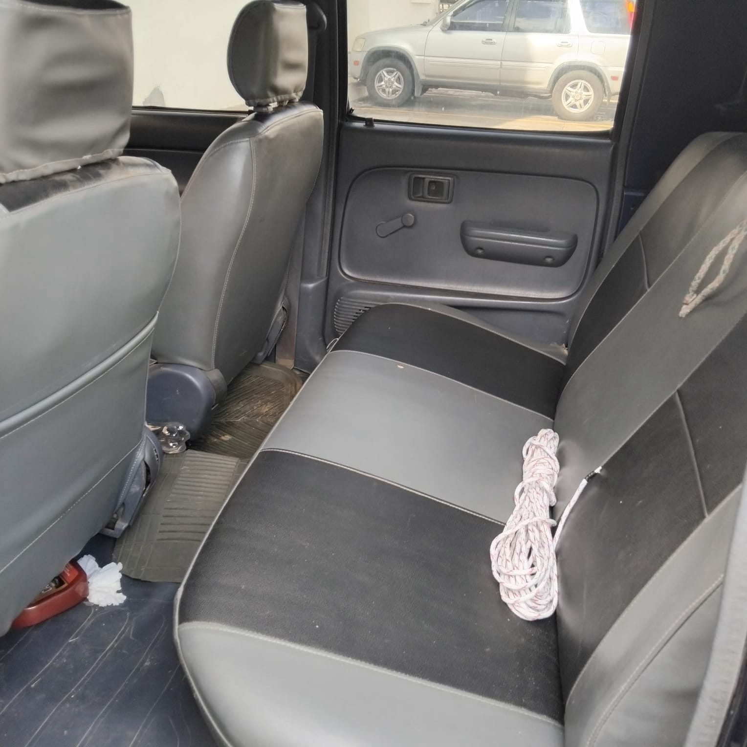 jeepetas y camionetas - Camioneta Toyota Hilu Doble Cabina año 98 Original 3