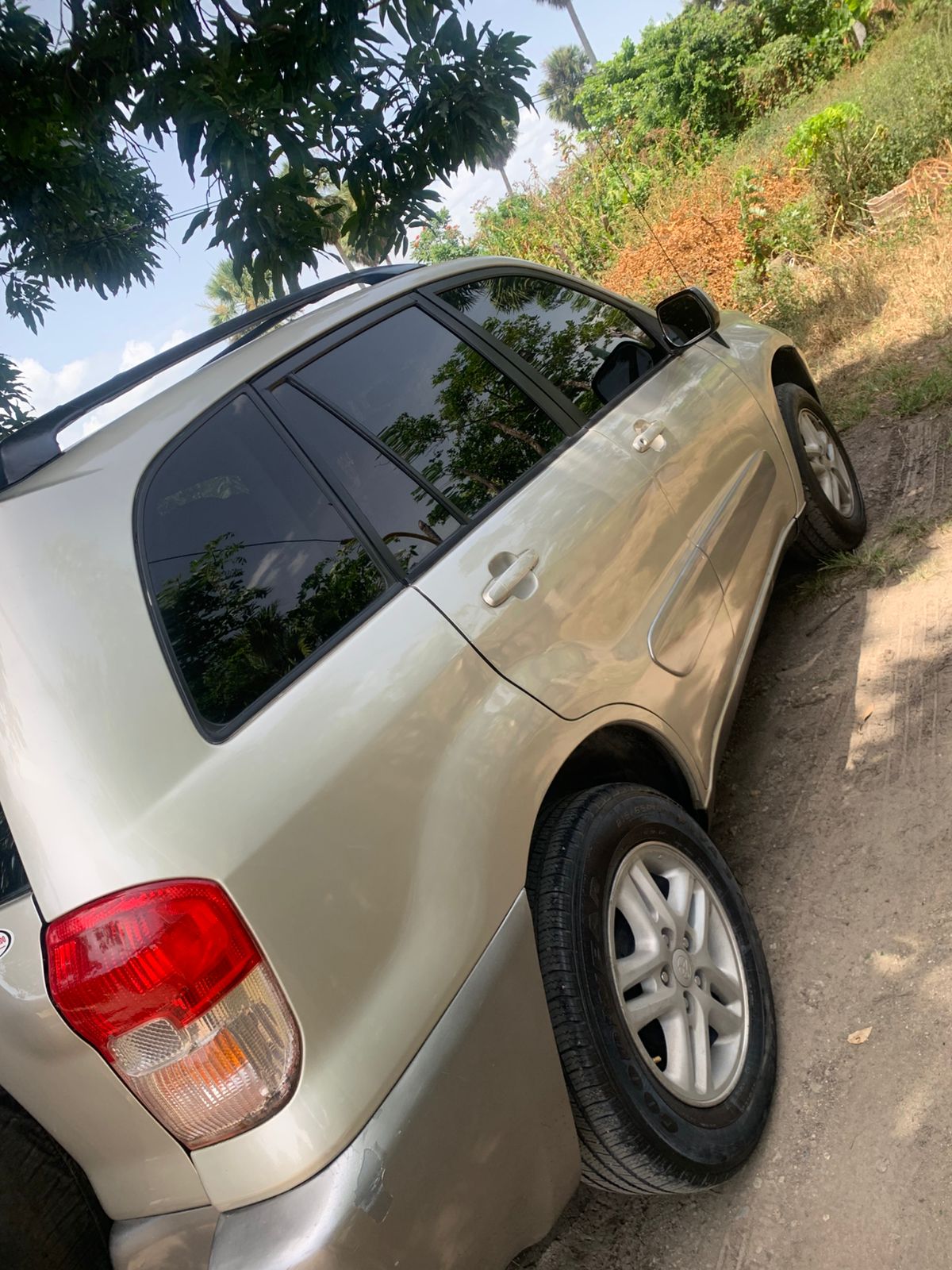jeepetas y camionetas - Toyota rav4 2001 Ligeramente negociable 