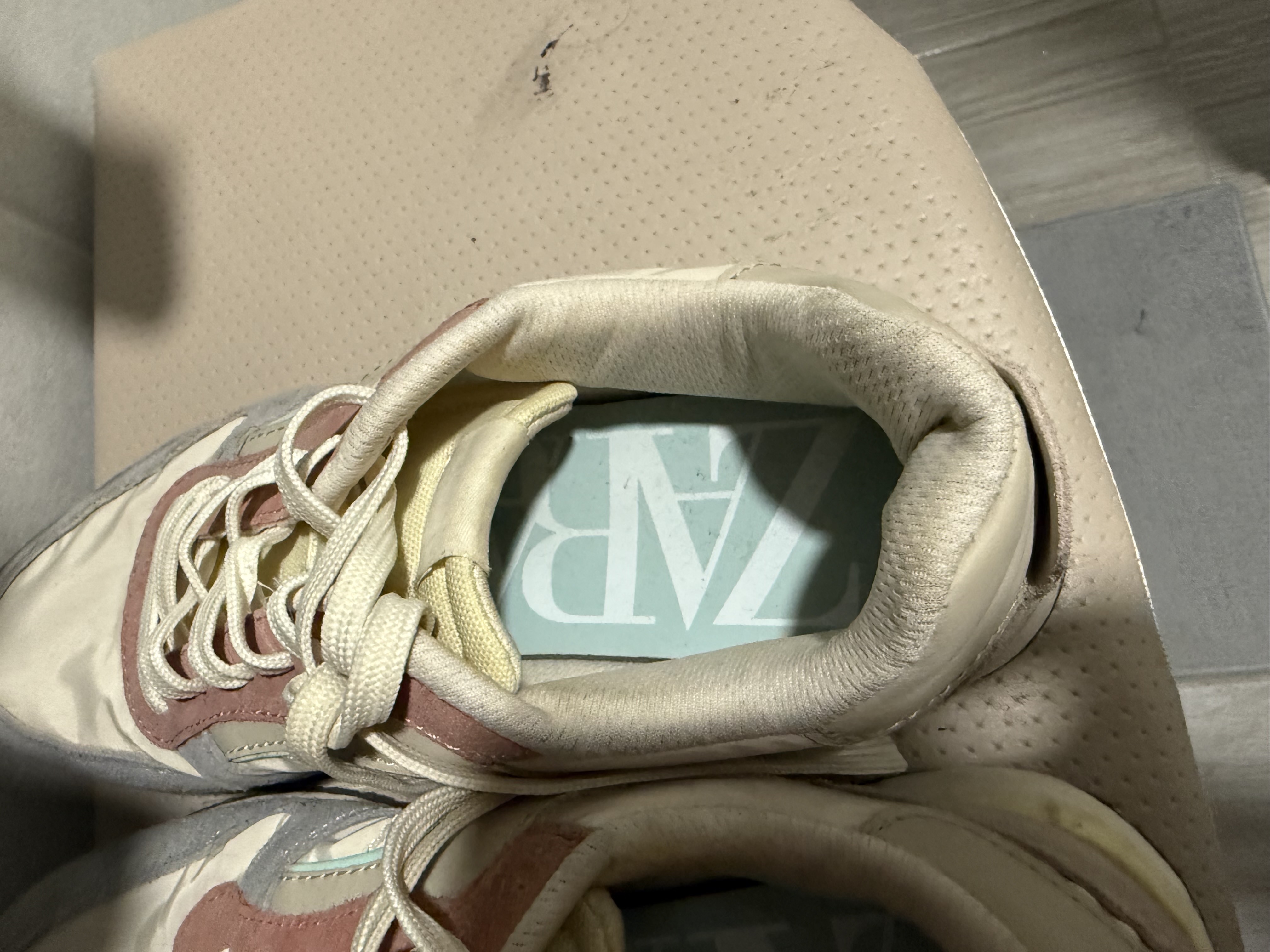 zapatos unisex - Tenis de Zara para mujer es 8 pero le puede quedar a un 8.5 1