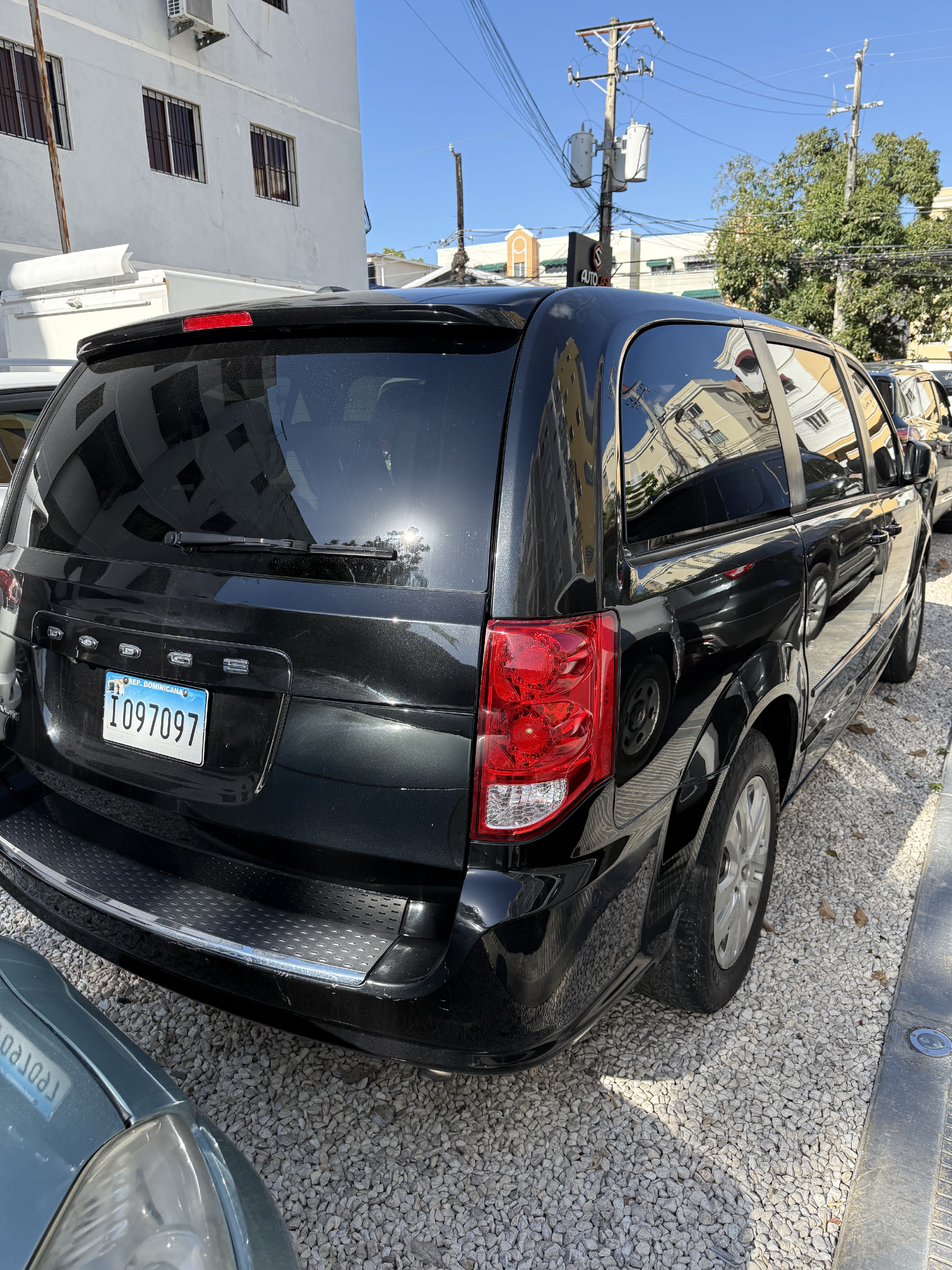 jeepetas y camionetas - se vende Dodge Caravan 2017  3