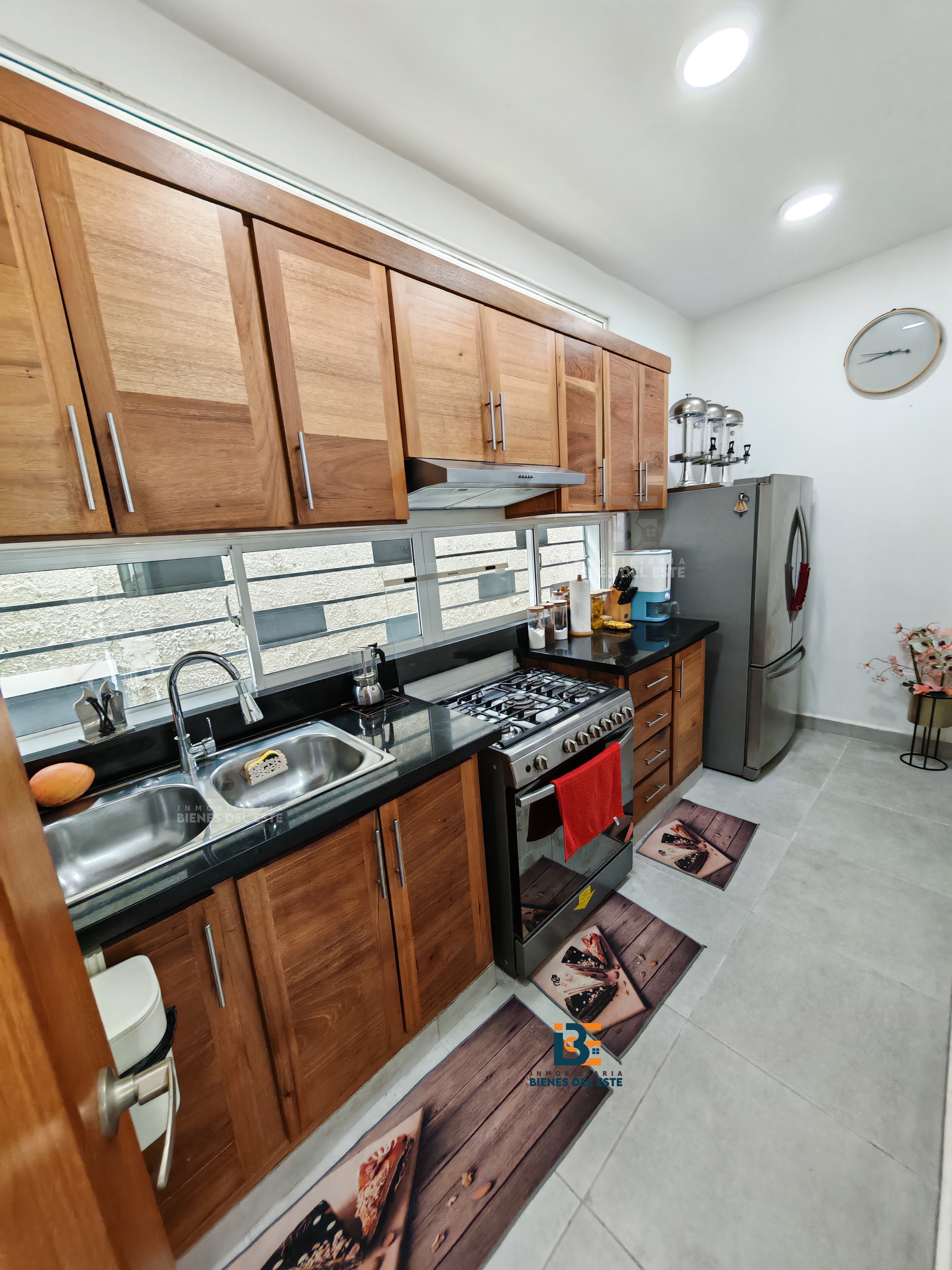 casas - Vendo moderna Casa con finos detalles, SPM. 8