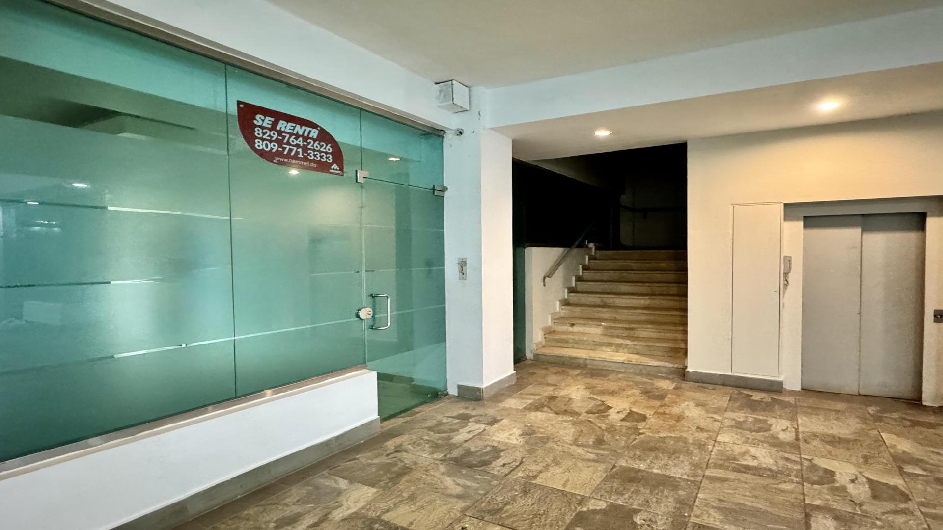 oficinas y locales comerciales - LOCAL COMERCIAL DE 120MTS EN LOS JARDINES METROPOLITANOS SANTIAGO