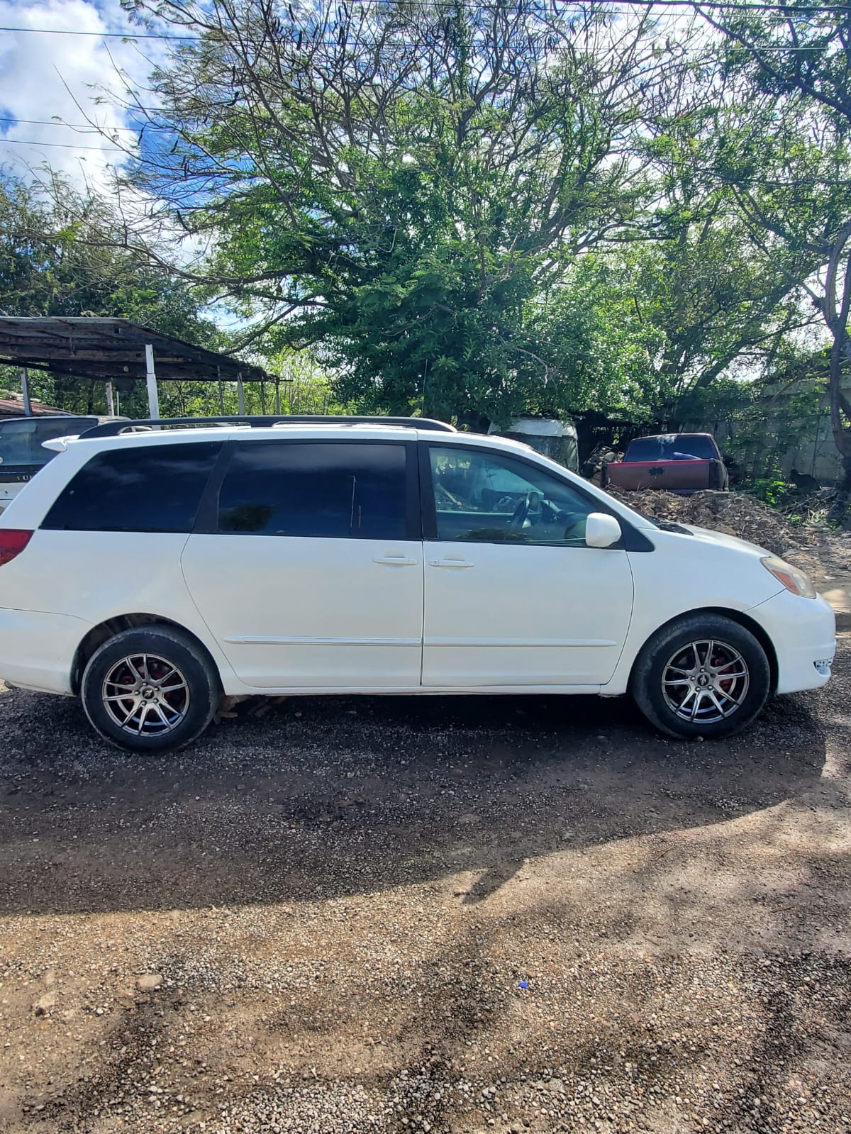 otros vehiculos - Vendo Sienna 2004 2