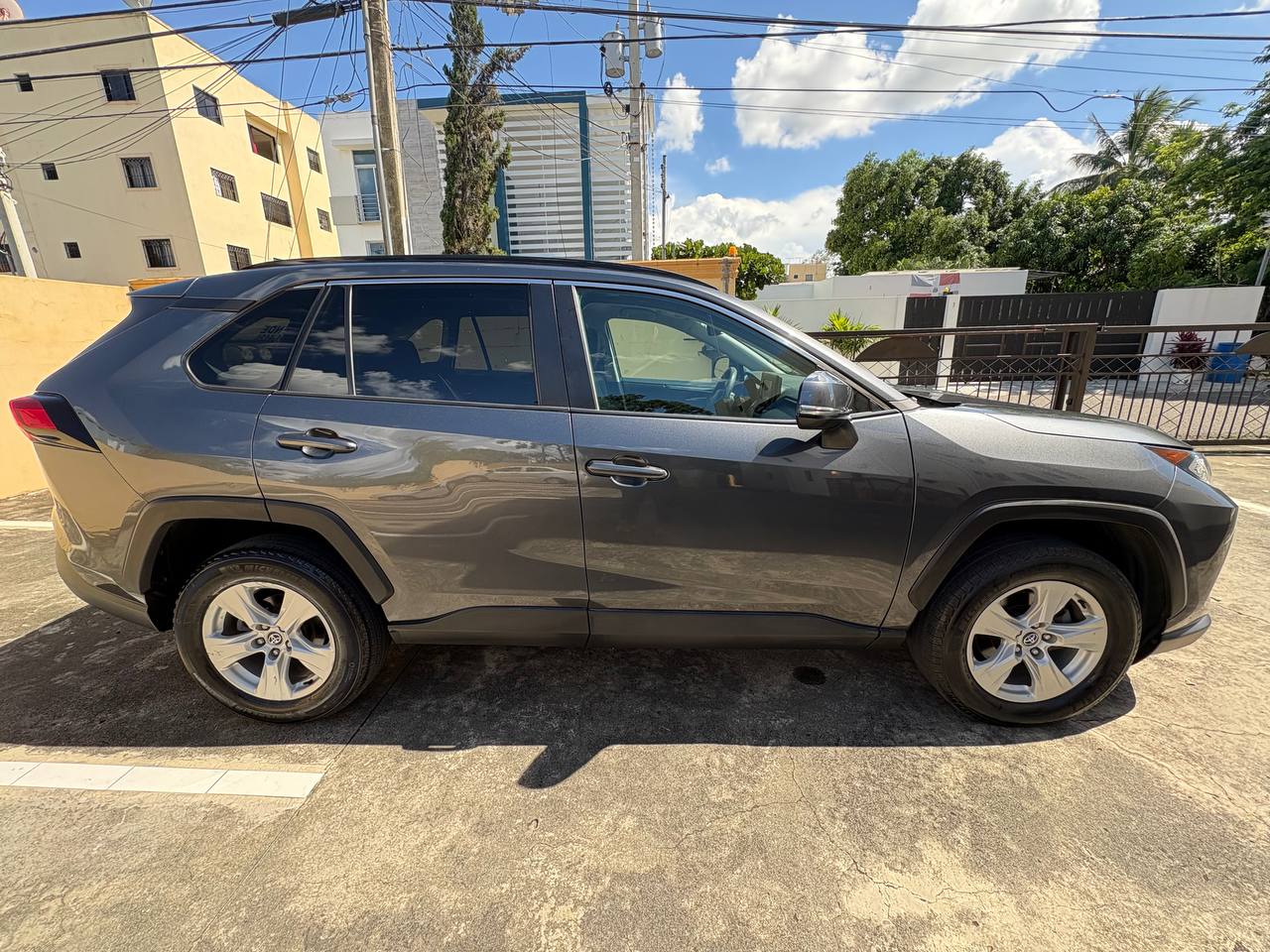jeepetas y camionetas - Toyota RAV 4 XLE 2020 8