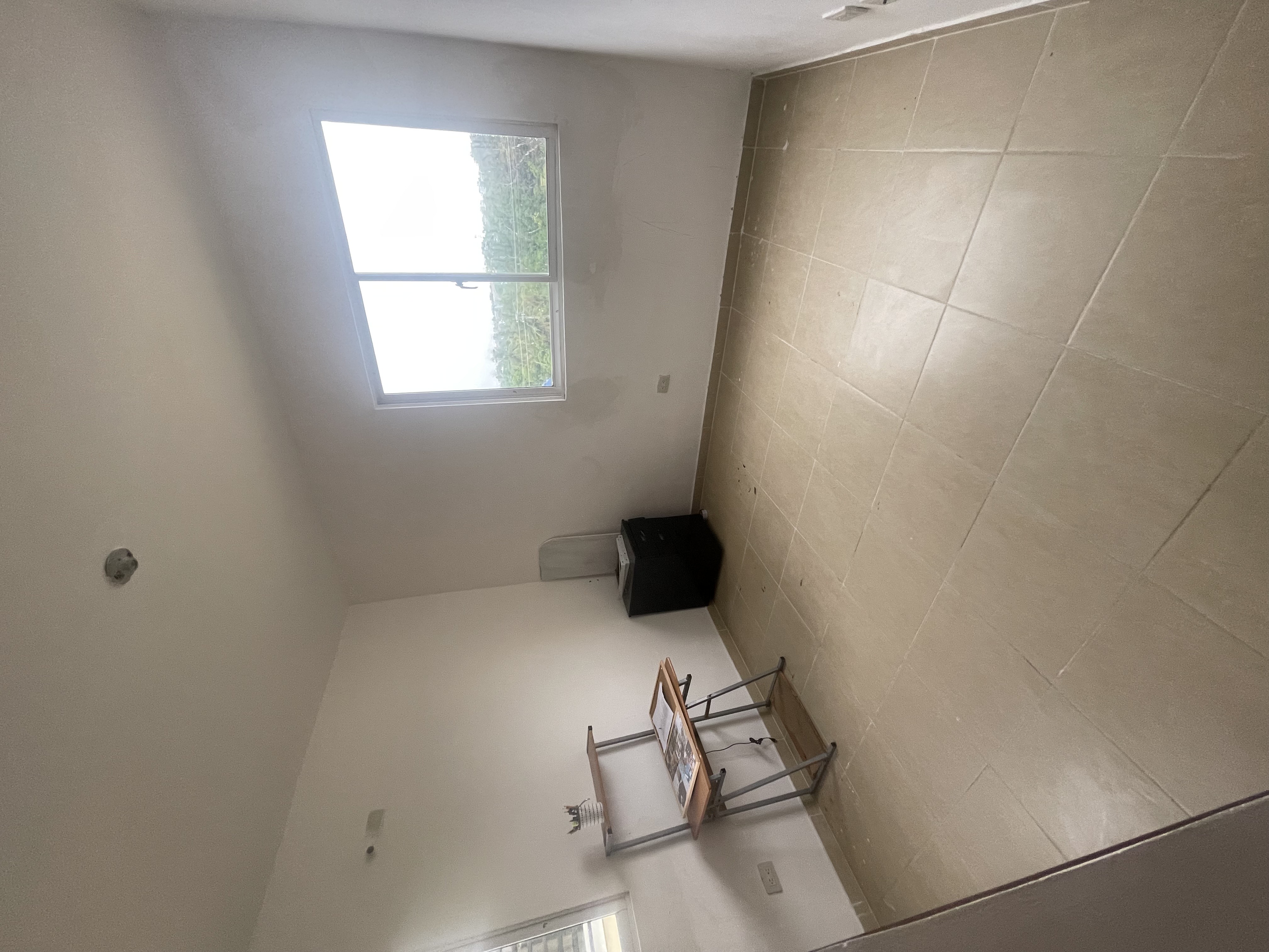 apartamentos - alquilo dormitorio compartido con chica  2