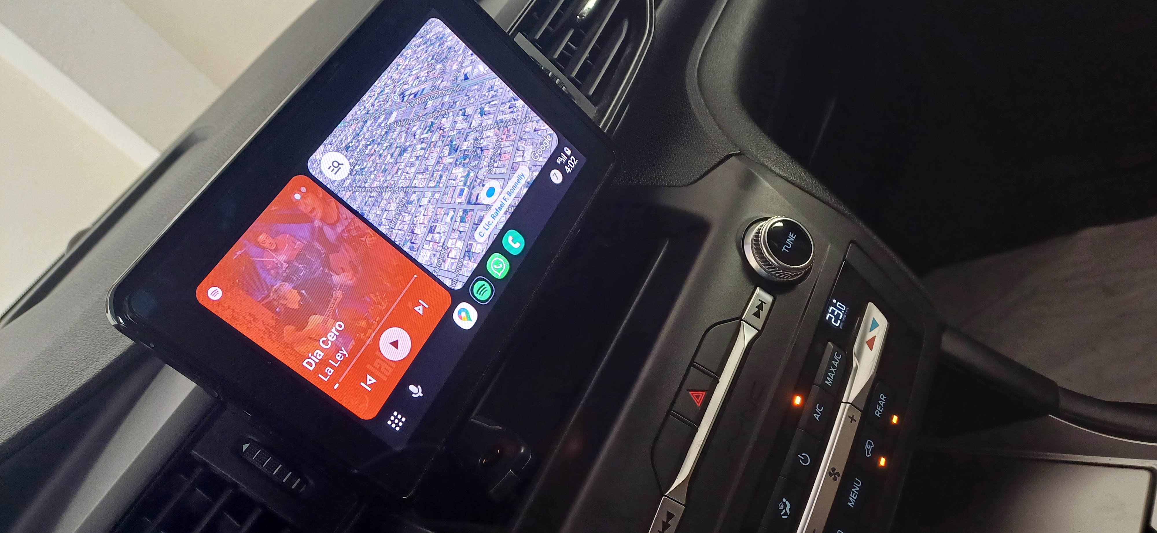 jeepetas y camionetas - SE VENDE COMO NUEVA, FORD EXPLORER 2020 POR MOTIVO DE VIAJE. 3