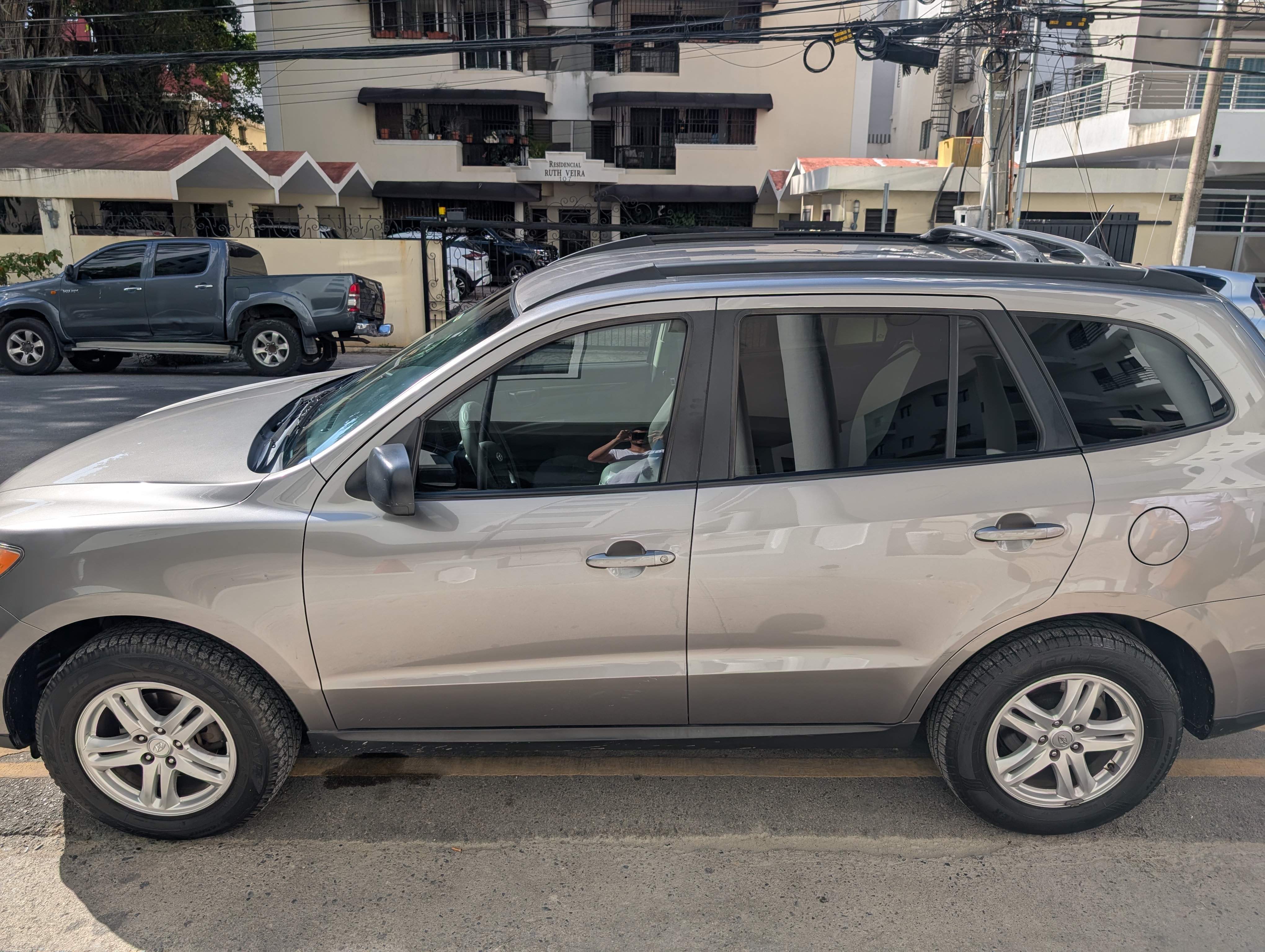 jeepetas y camionetas - Hyundai Santa Fe 2011 3