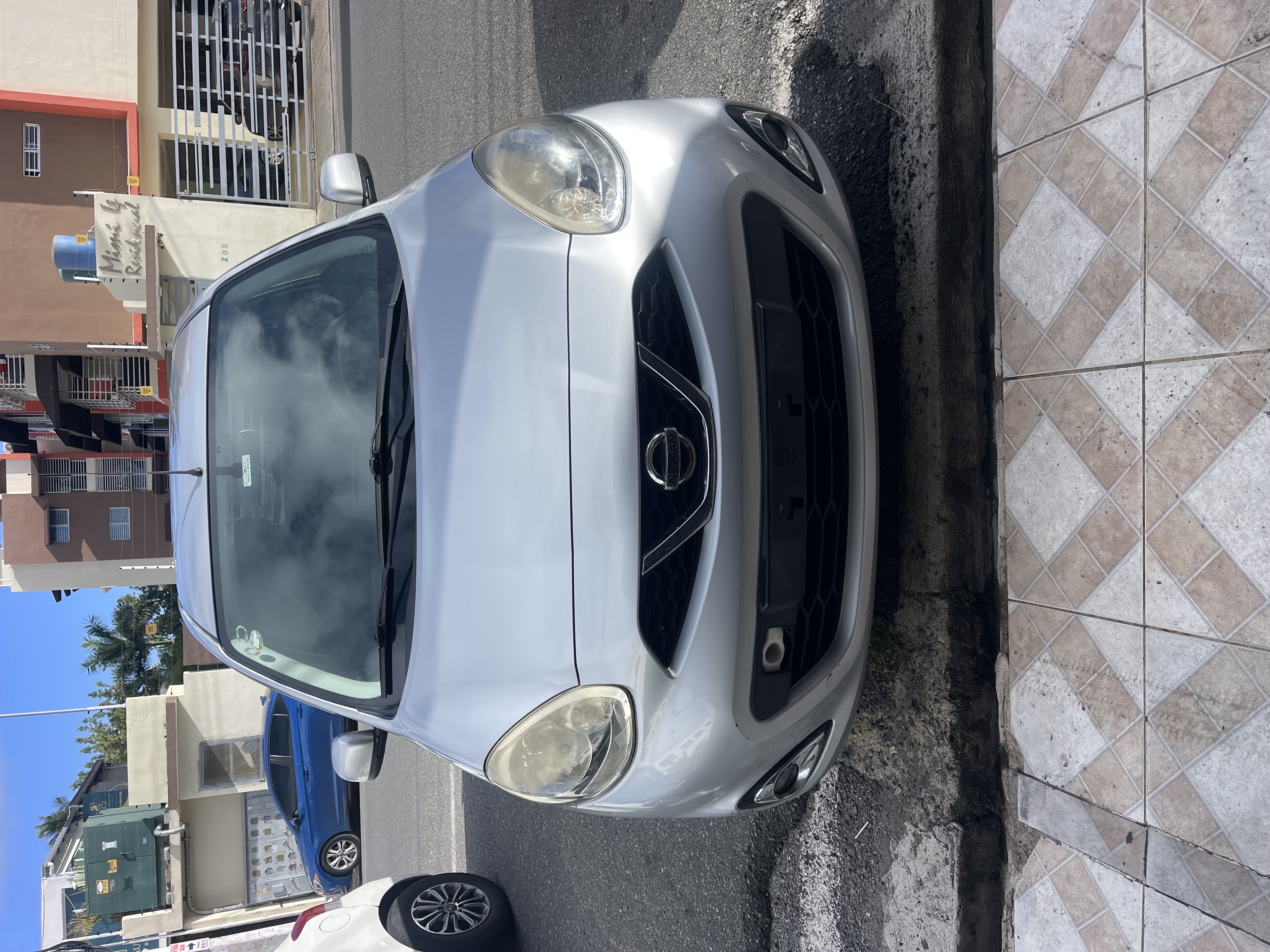 carros - Vendo Nissan March