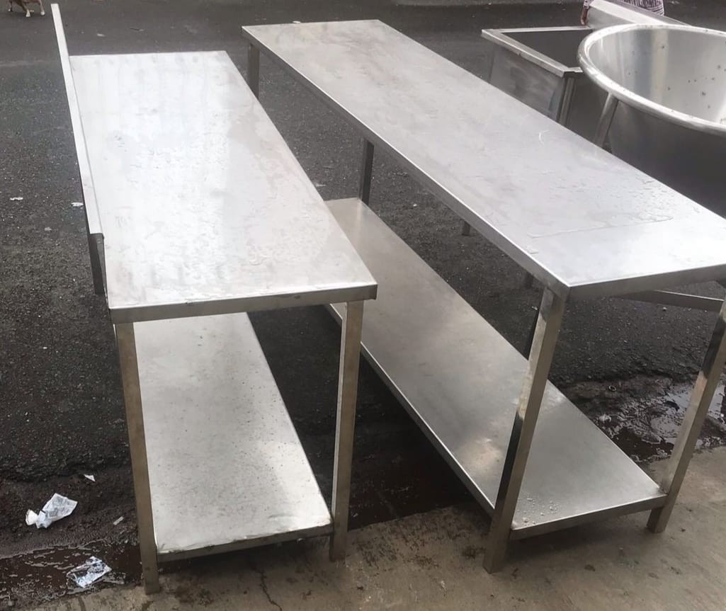 equipos profesionales - Mesa de Trabajo de 7 pies todo en acero inoxidable 1