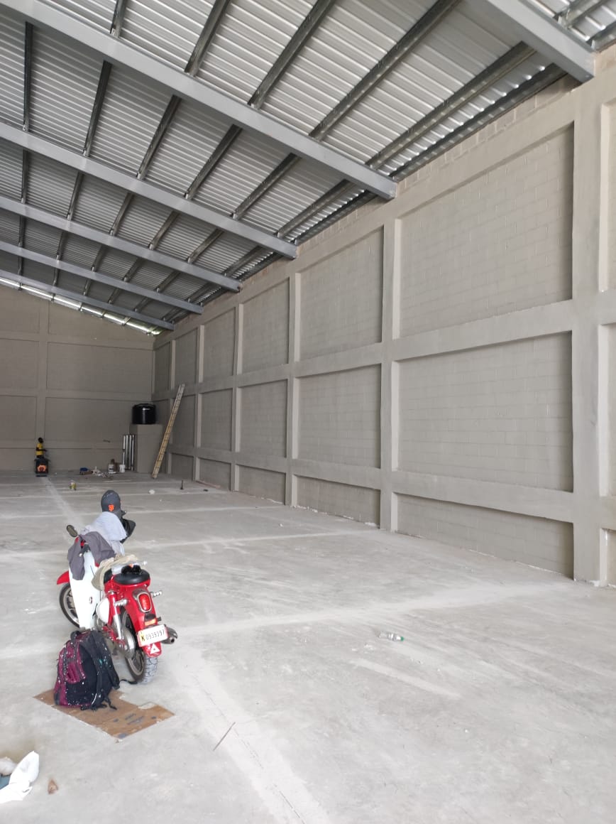 oficinas y locales comerciales - Alquilo Nave industrial en la AV. Hipica  1