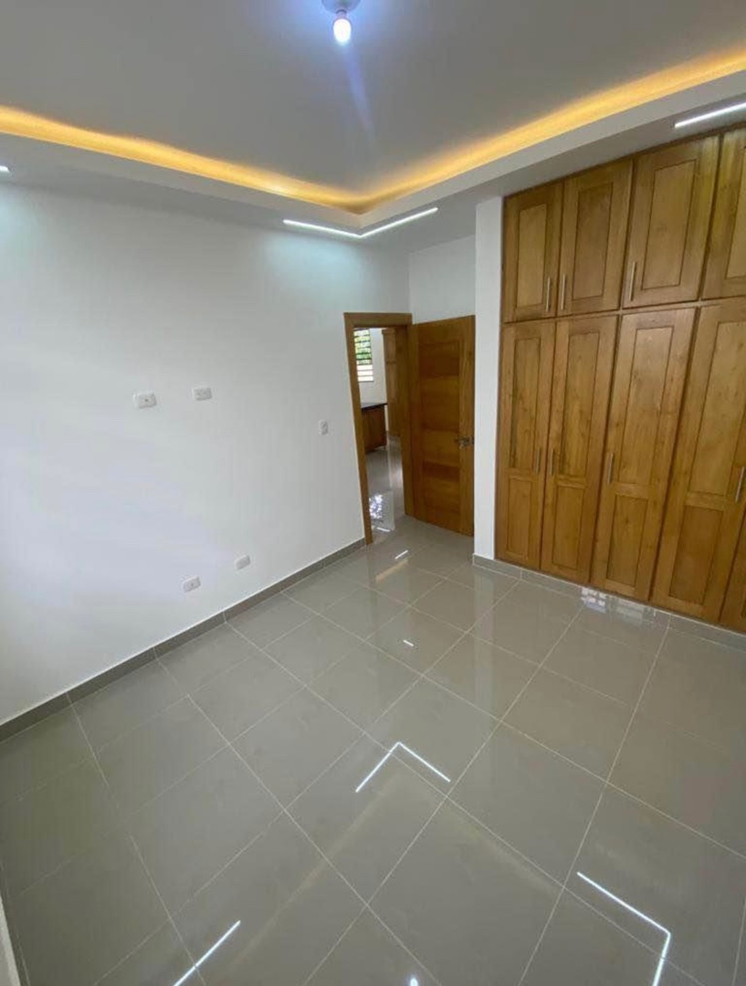 casas - CASA EN VENTA EN SANTIAGO DE LOS CABALLEROS RESIDENCIAL CERRADO  5