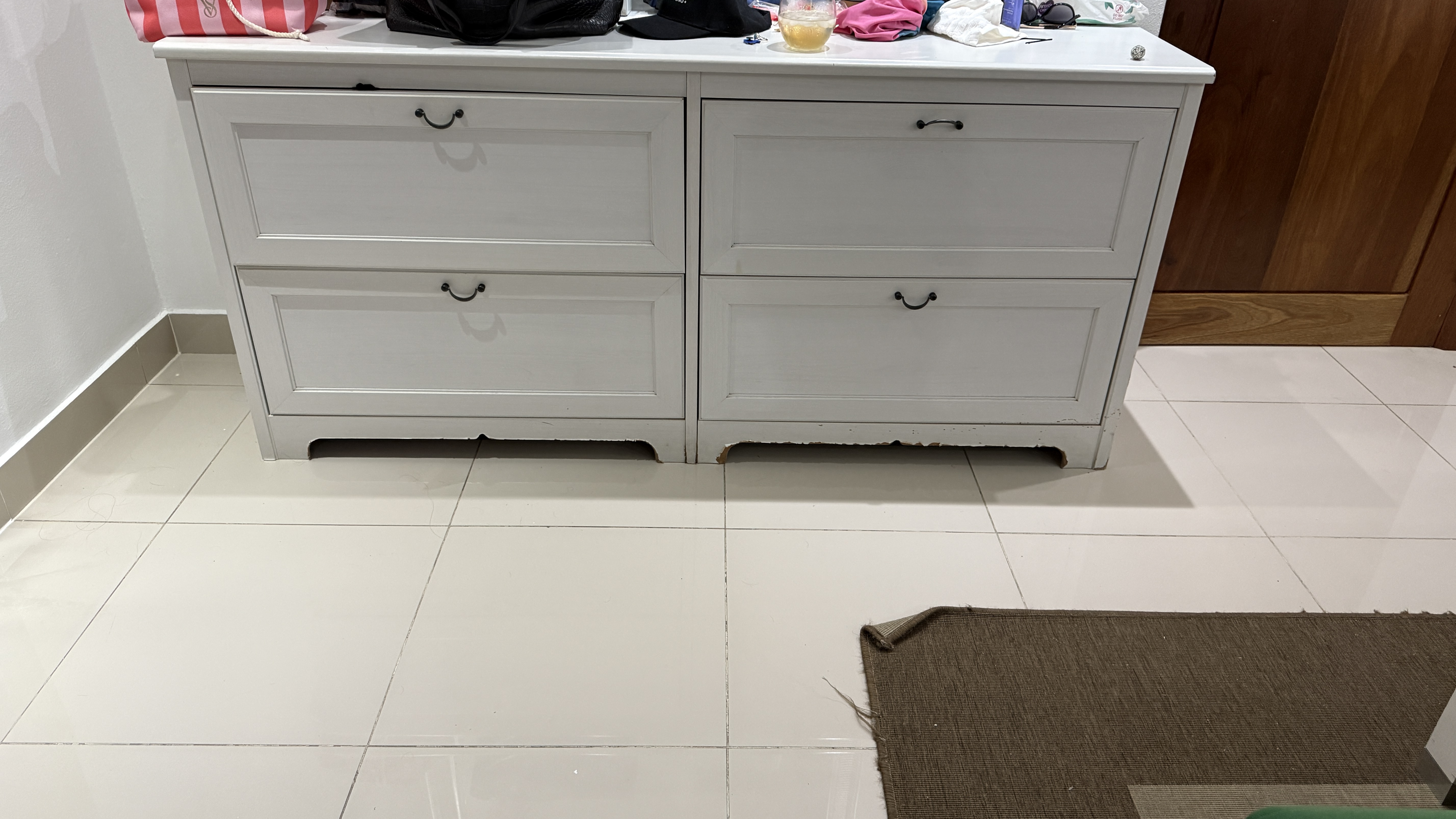 muebles y colchones - Se vende cama king con dos mesitas de noche 3