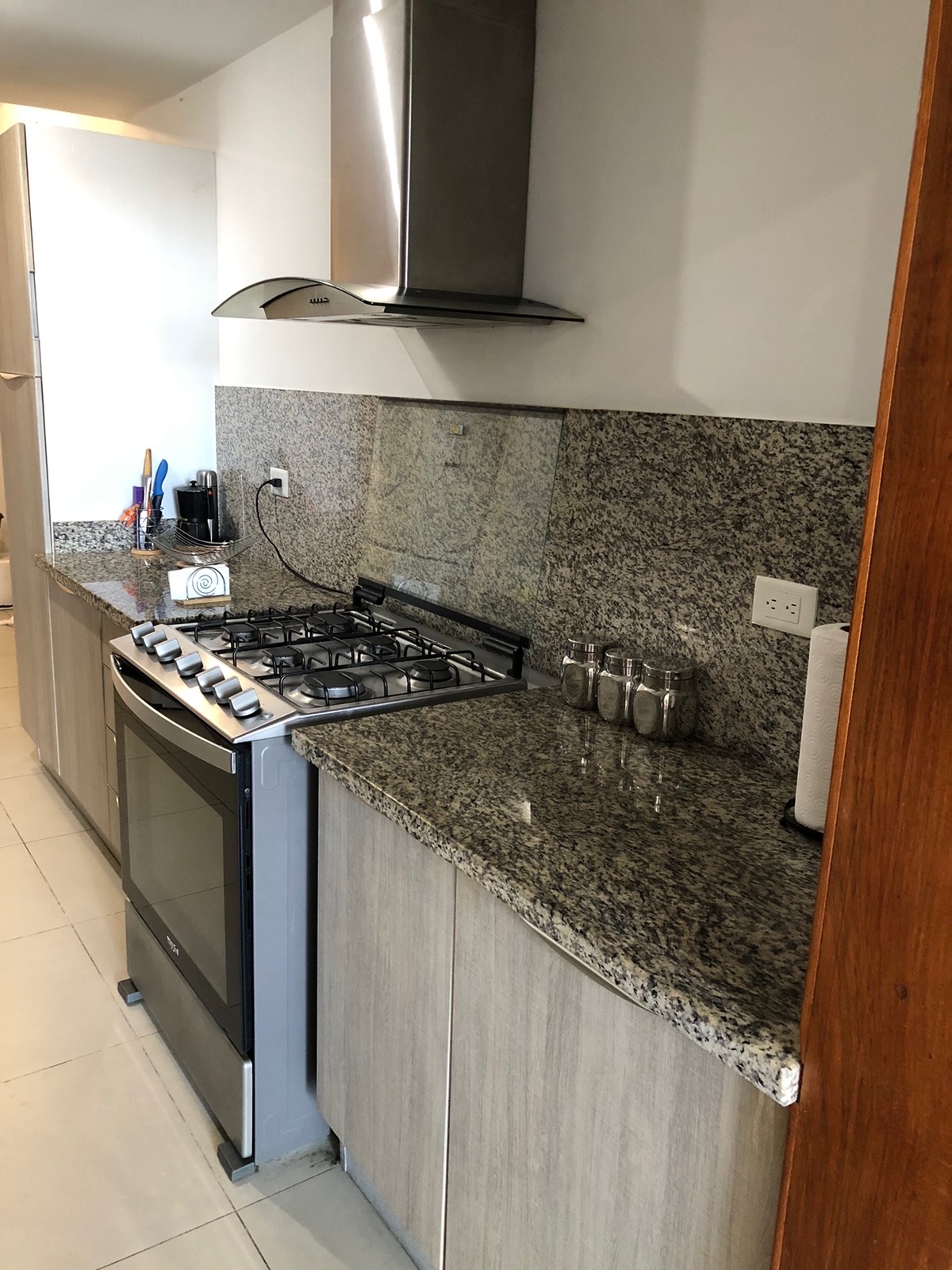 apartamentos - alquilo habitación amueblada en GaZcue( solo para estudiante ) 8092156103 nro Ws 5