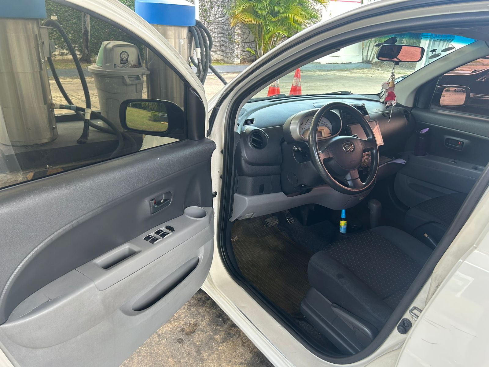 carros - Daihatsu Sirion 2008 3