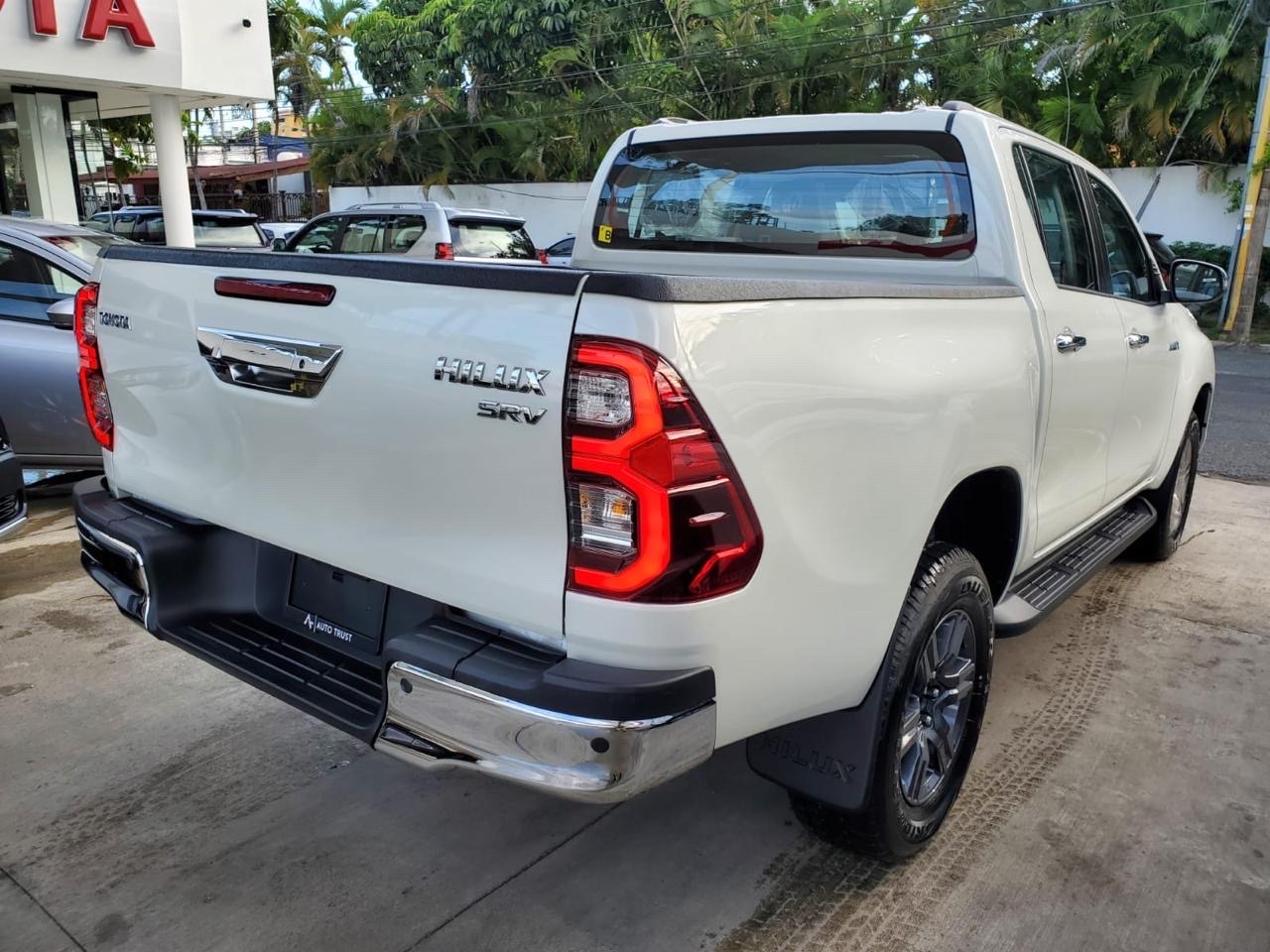 jeepetas y camionetas - Toyota Hailux 2025 negociable  2