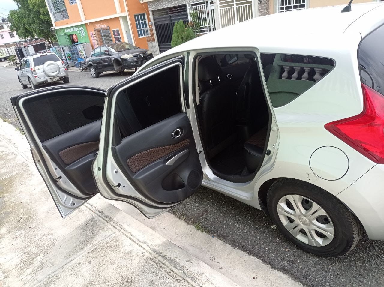 carros - Nissan Note  Medalist 2017 7