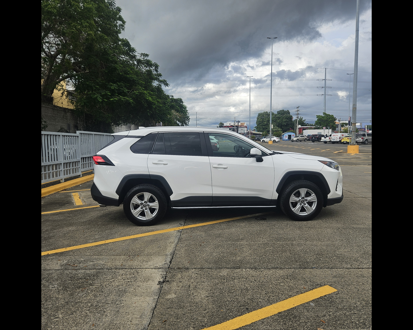 jeepetas y camionetas - Toyota rav4 2022  0