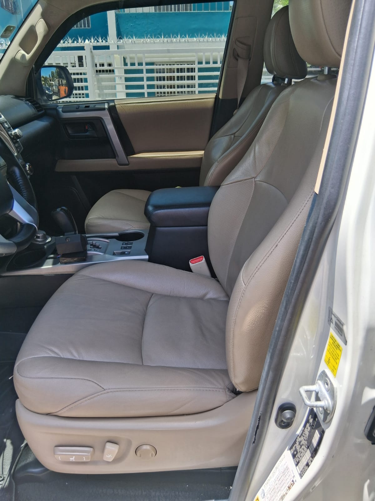 jeepetas y camionetas - Toyota 4Runner 2010 Limited 4x4 nueva sin detalles 6