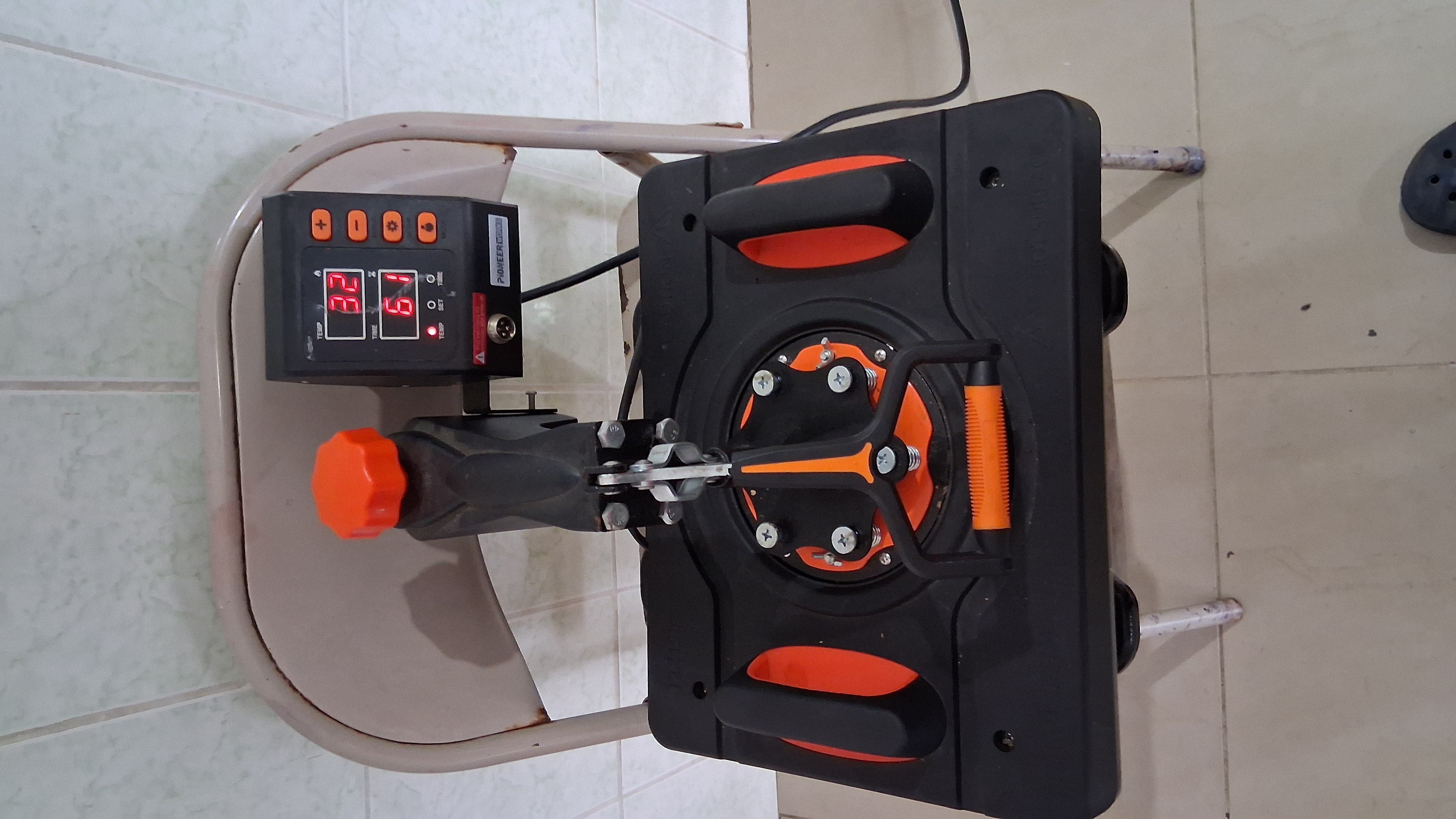 equipos profesionales - plancha de sublimación con accesorios para sublimar tasas de fiferentes tamaño 1