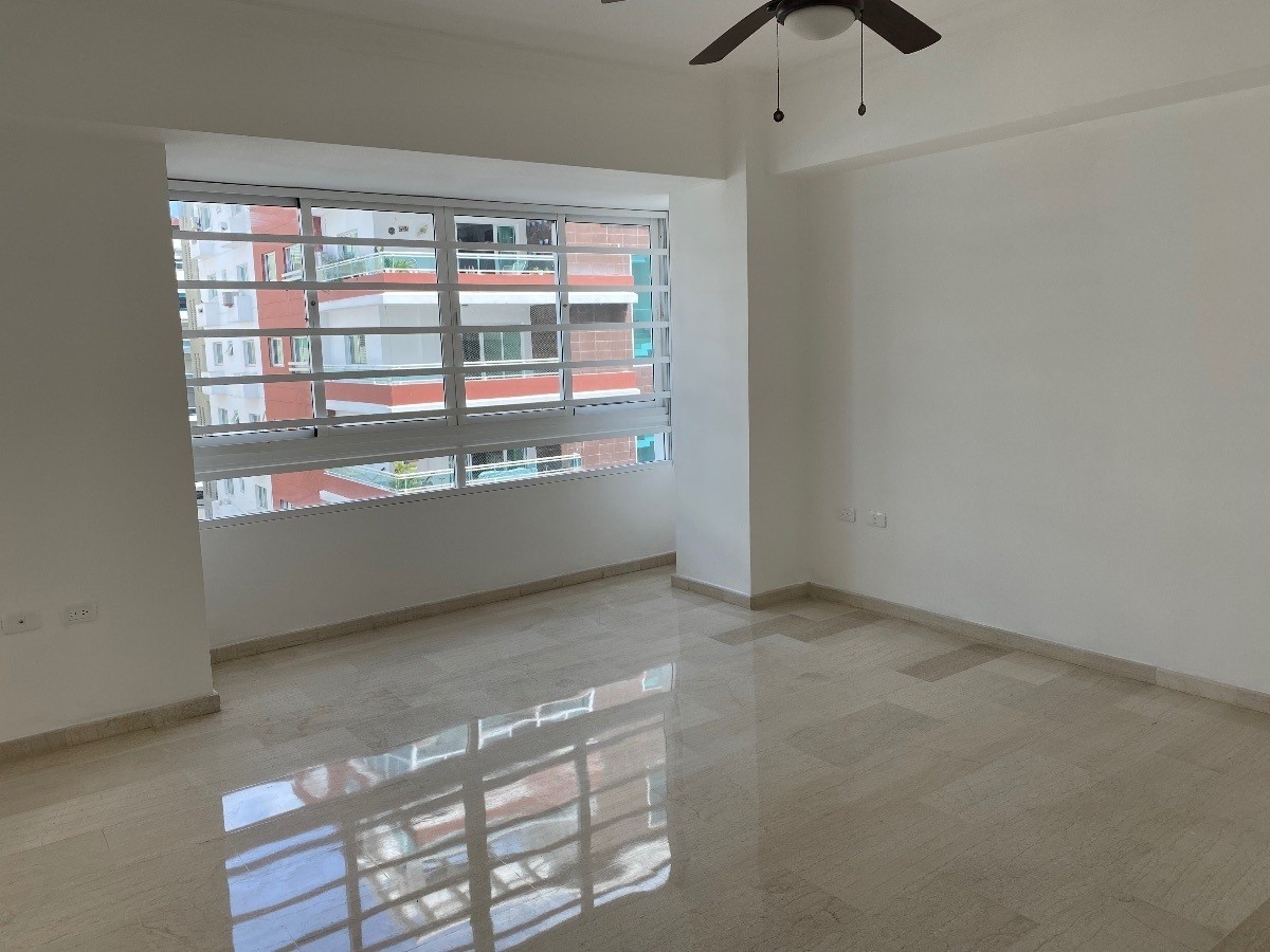 apartamentos - Alquiler de Apartamento Vacio en Naco 3 hab- 2 parqueos  4