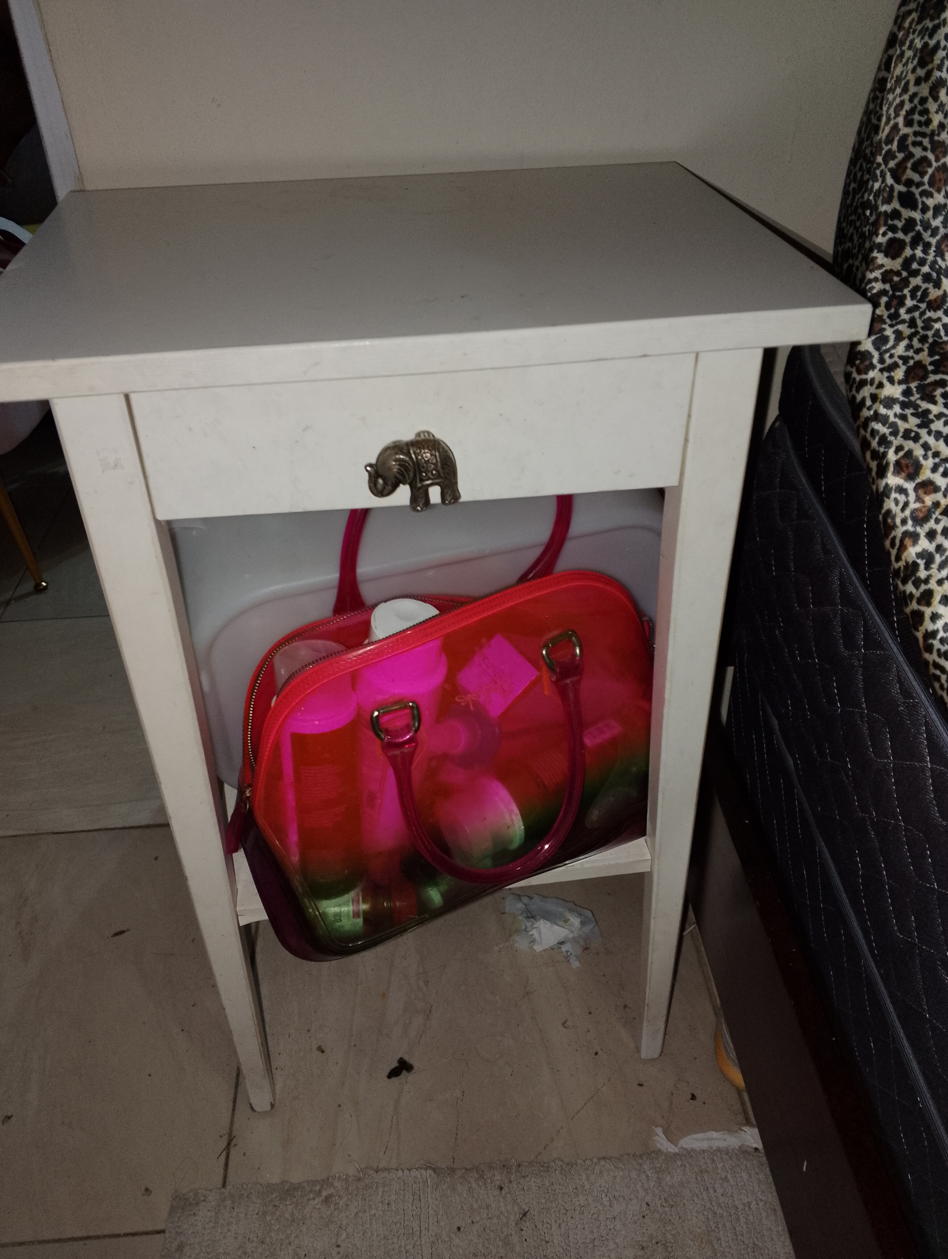 muebles - Cama cuna y mesa de noche  2