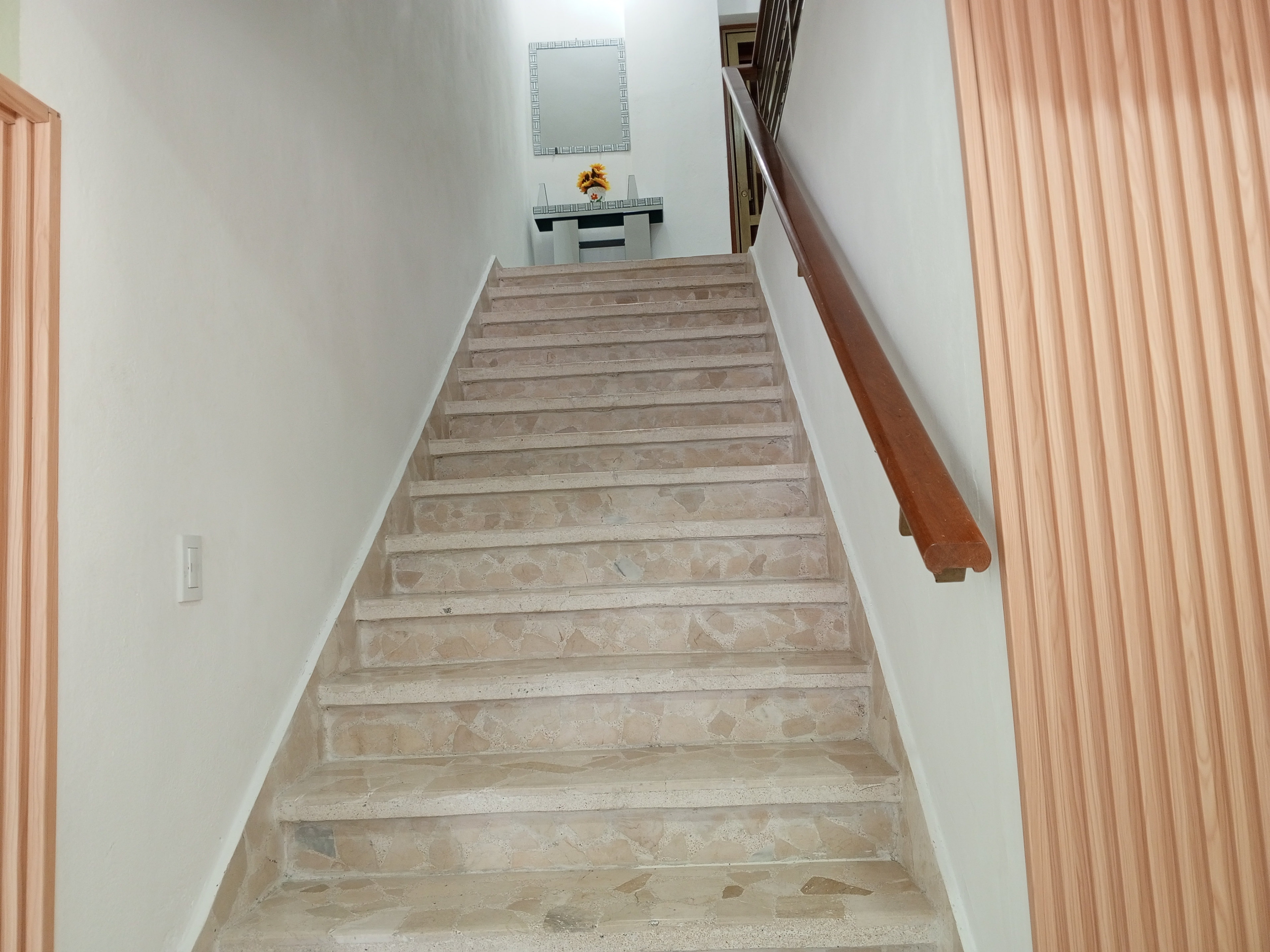 apartamentos - En lo mejor de avenida ind. klm 9 próximo al nacional. 3 hab. 2 psrqueos. 11.2 5