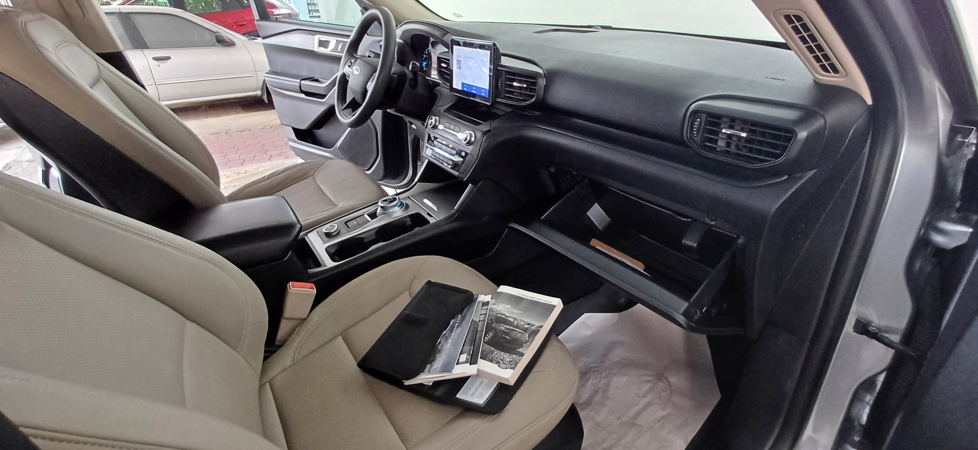 jeepetas y camionetas - SE VENDE COMO NUEVA, FORD EXPLORER 2020 POR MOTIVO DE VIAJE. 4