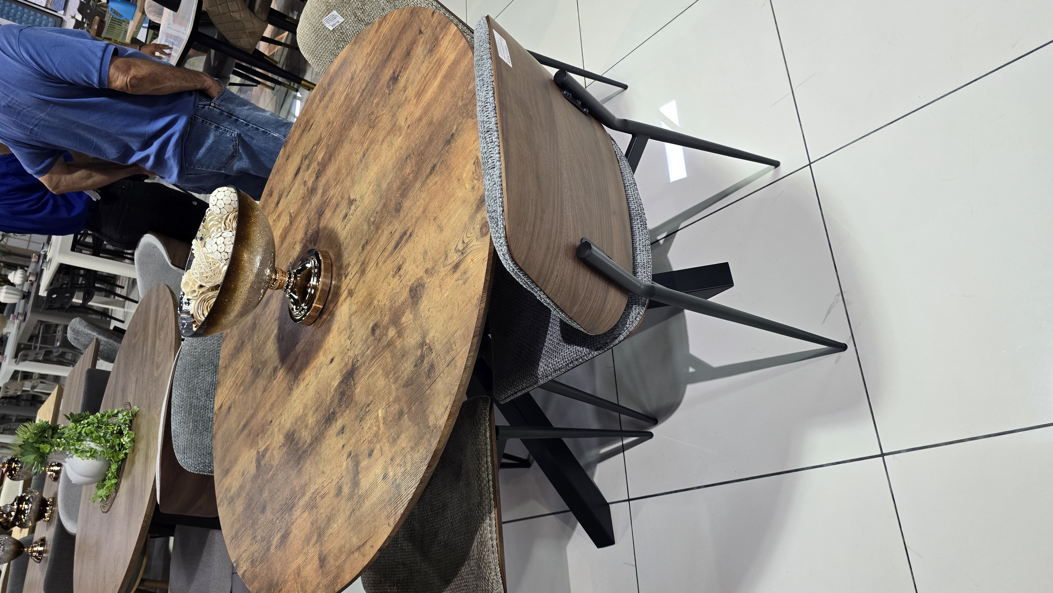 muebles y colchones - Mesa redonda de comedor  1