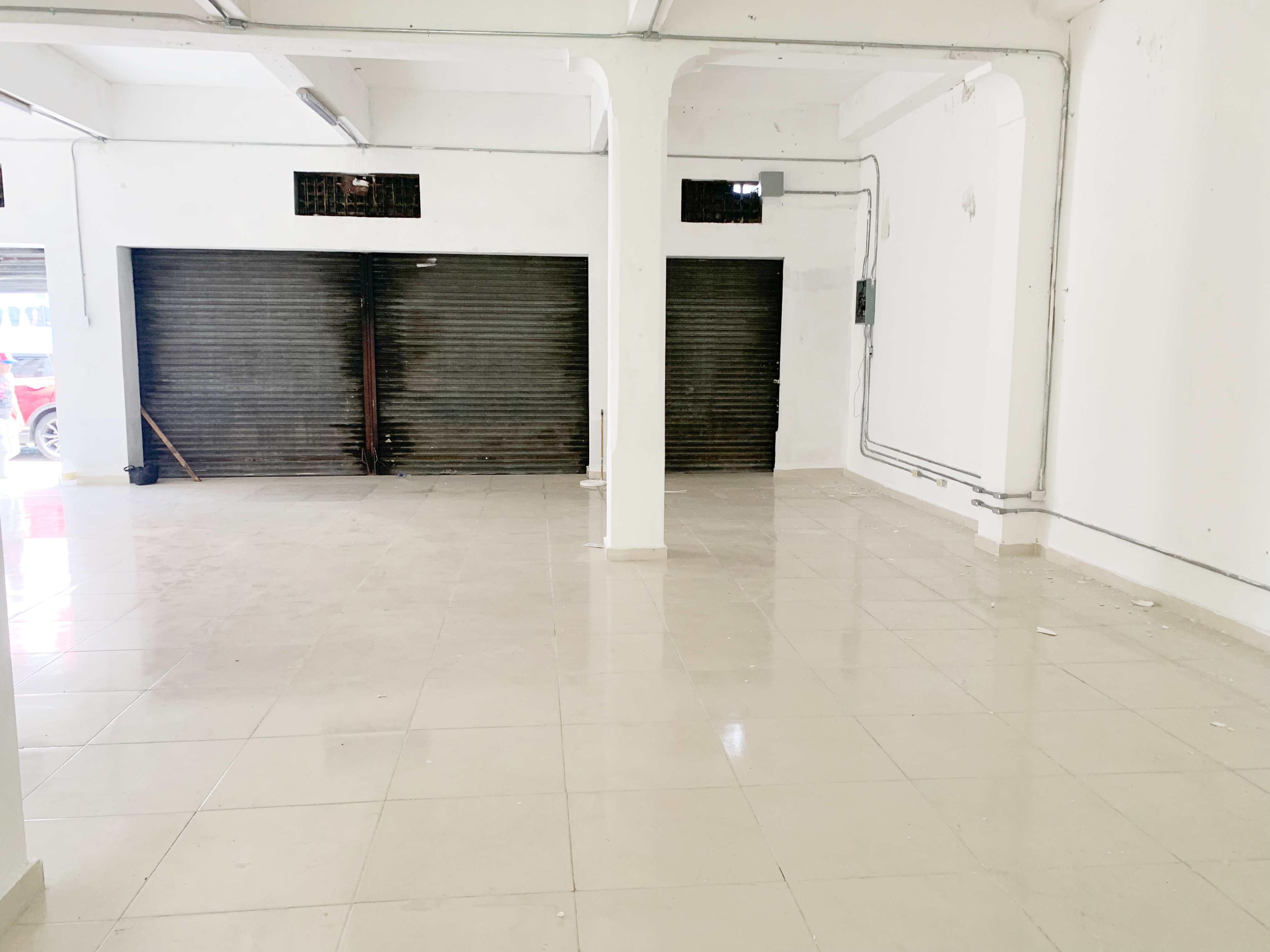 oficinas y locales comerciales - Local en la Duarte Primer nivel 3