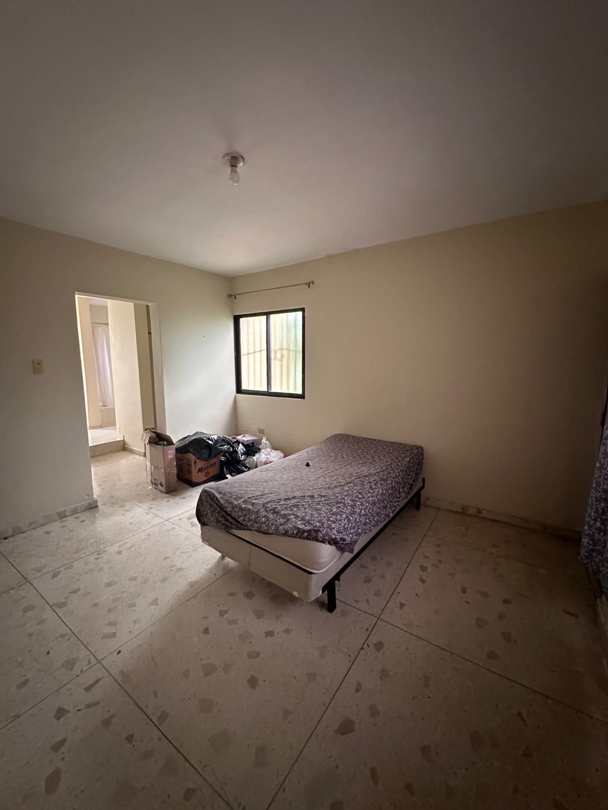 casas - vendo hermosa casa de dos niveles en reparto Peralta bella vista,de oportunidad  6