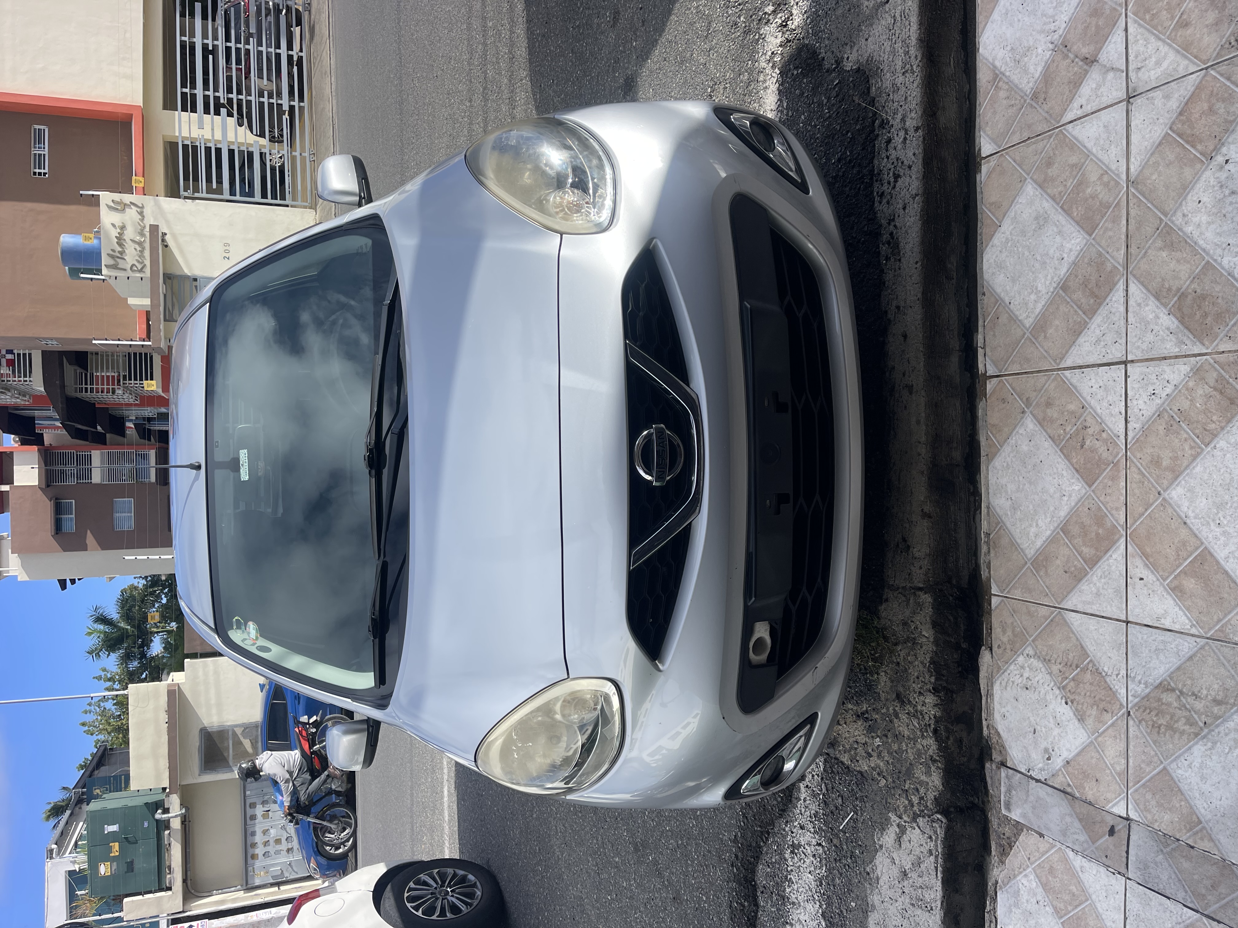 carros - Vendo Nissan March 1