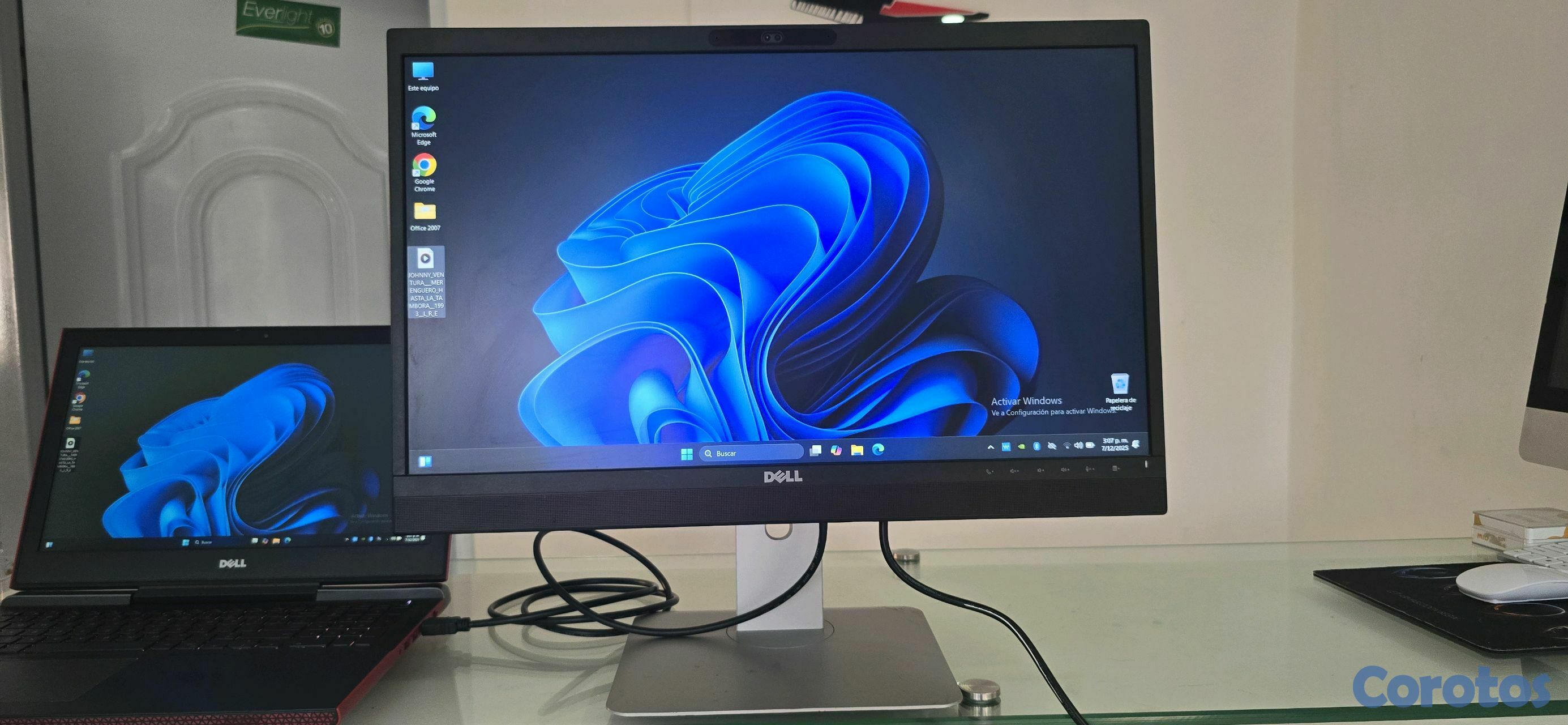 computadoras y laptops - Monitor Dell 24 Pulg Camara hdmi DisplayPort usb Vga tiene Bocinas internas  3