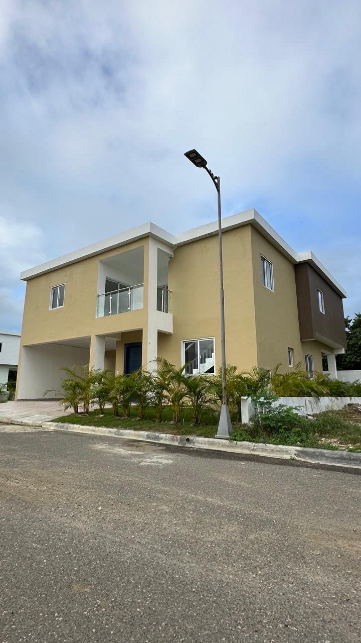 casas vacacionales y villas - vendo villas en puerto Plata con piscina y proyecto cerrado  5