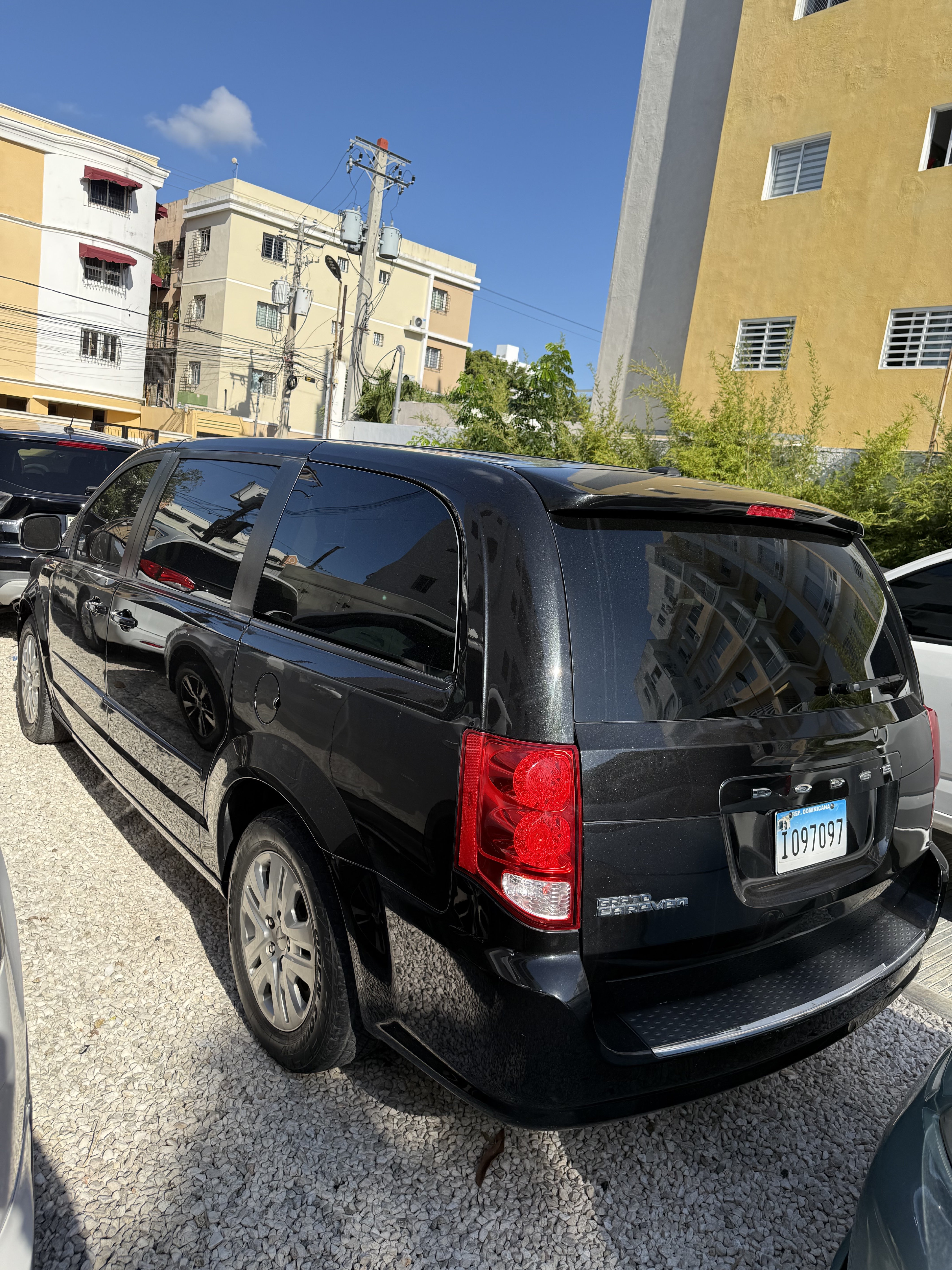 jeepetas y camionetas - se vende Dodge Caravan 2017  2