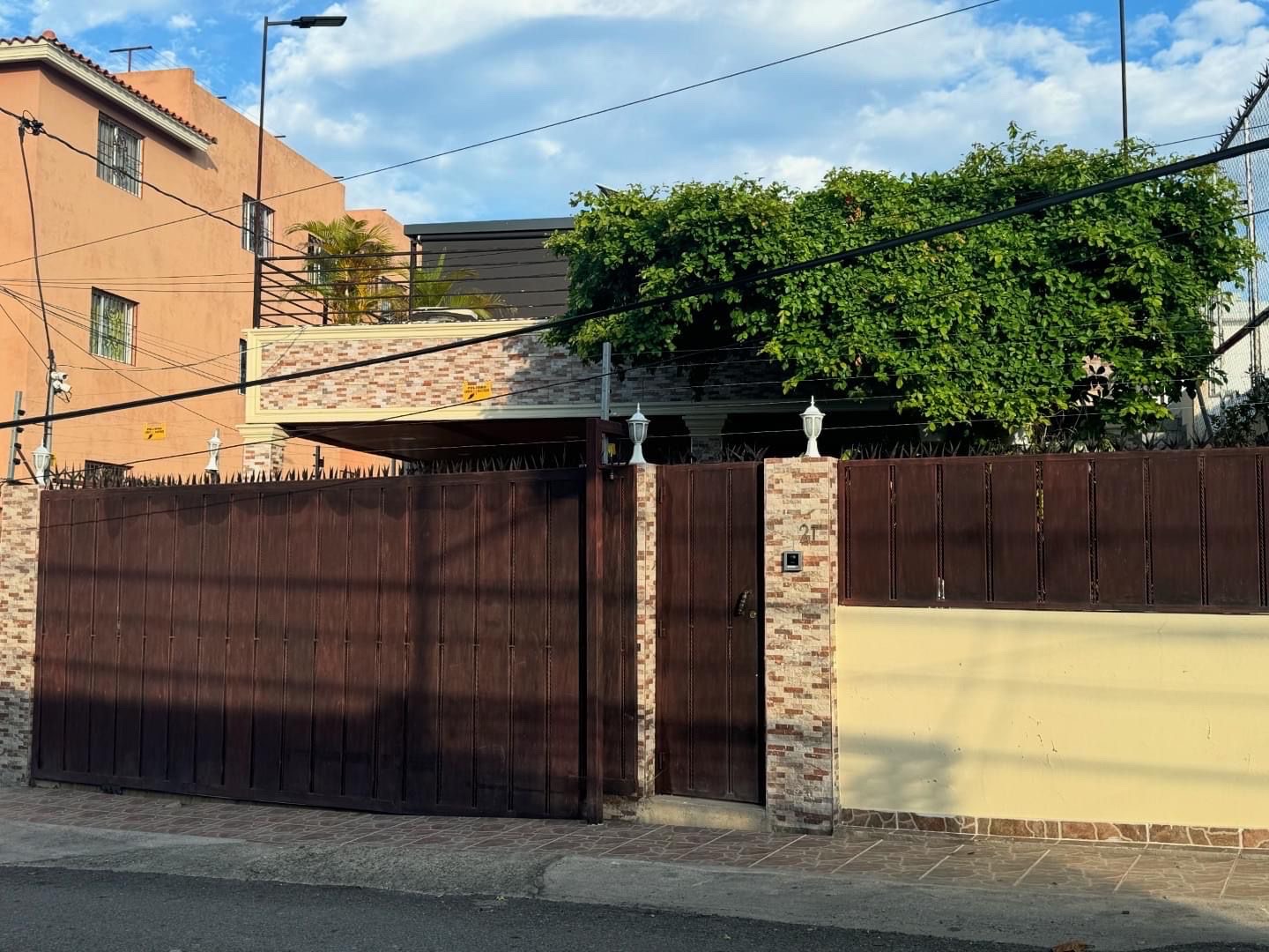 casas - vendo casa un nivel en el embrujo santiago 0