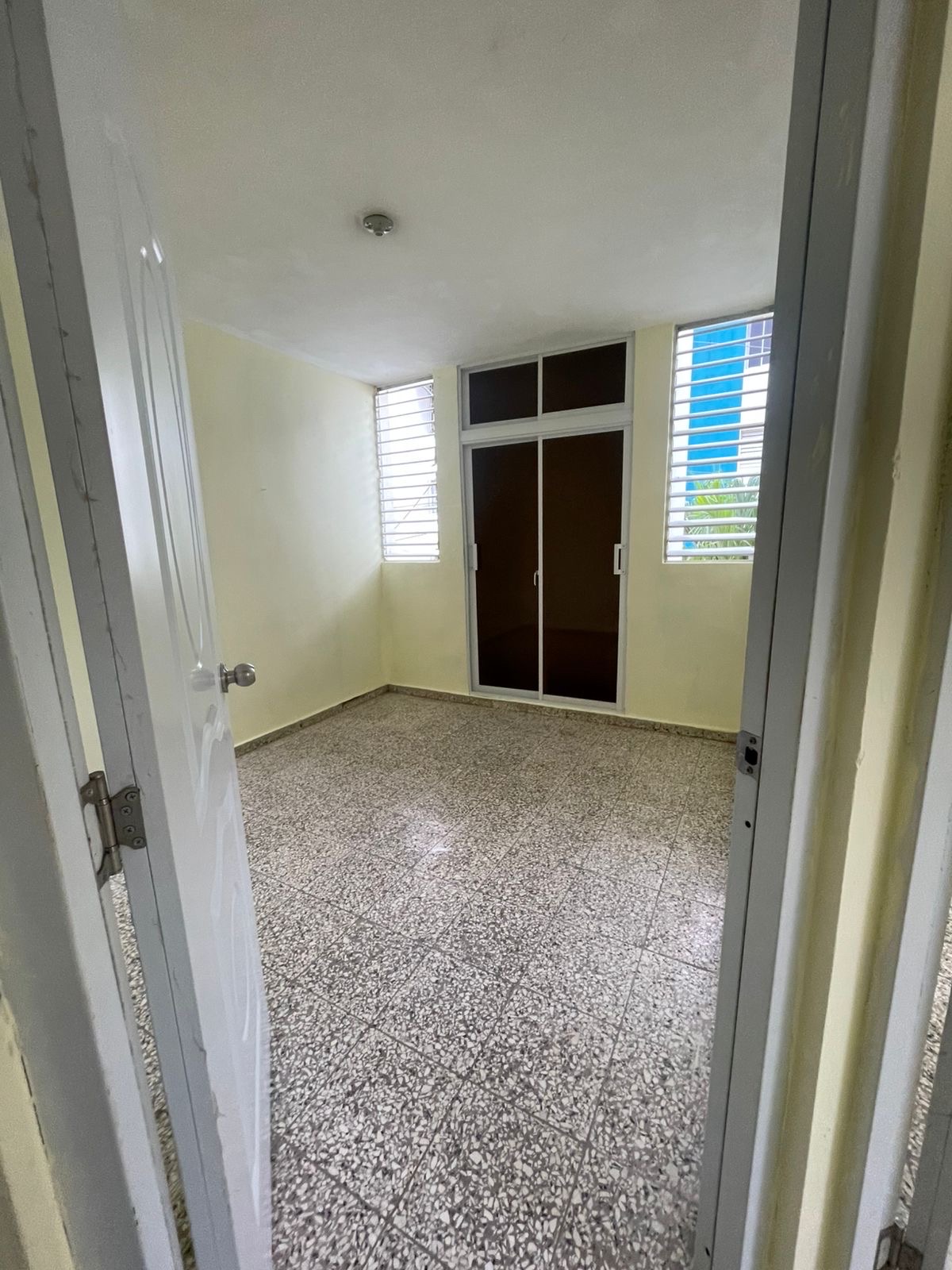 apartamentos - Apartamento en Alquiler en Monte Bonito Santiago Oeste. Tercer Piso  0