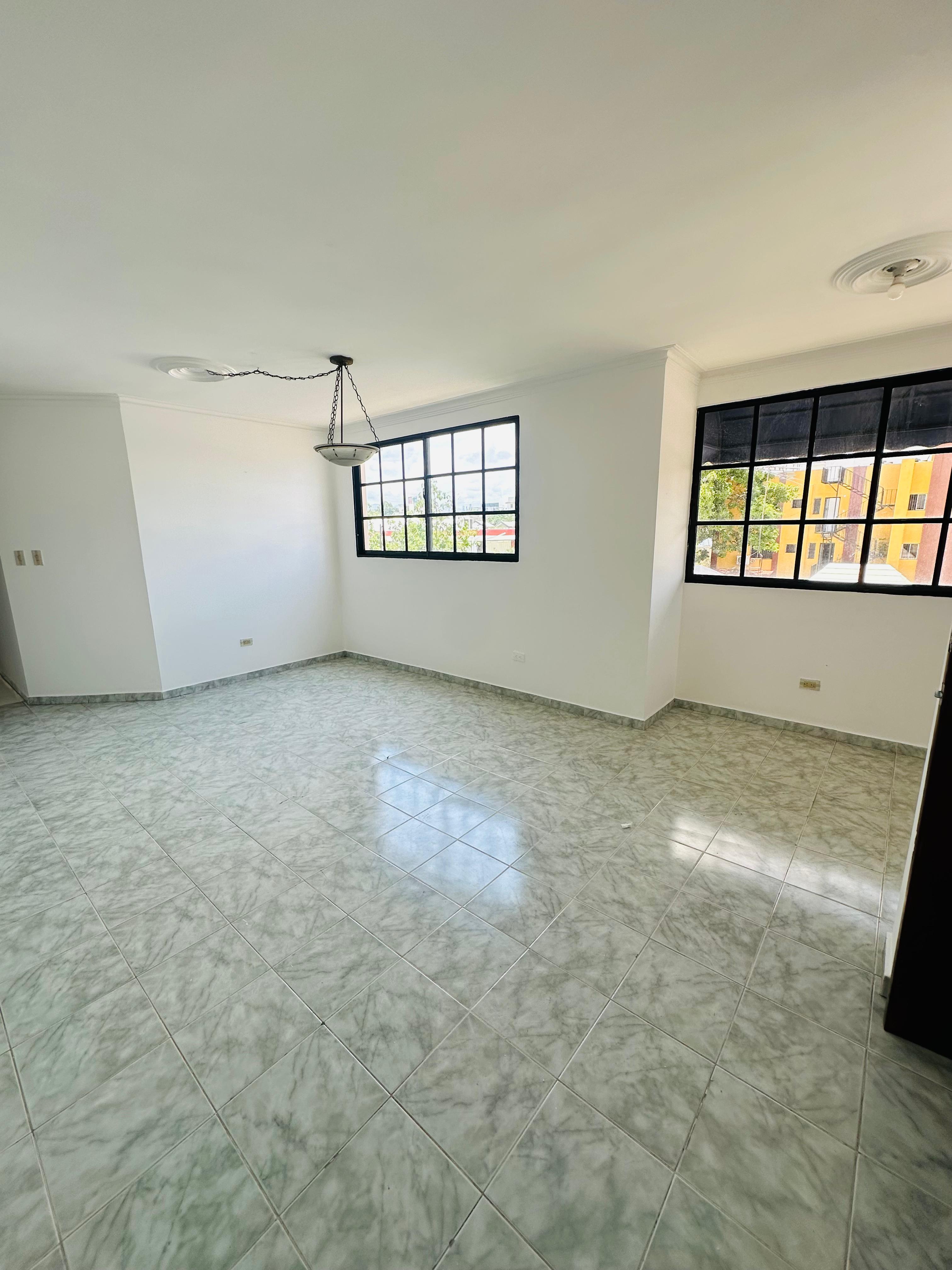 apartamentos - Apartamento en alquiler en 3er nivel –Padre Las Casas, próximo al Parque Central 1